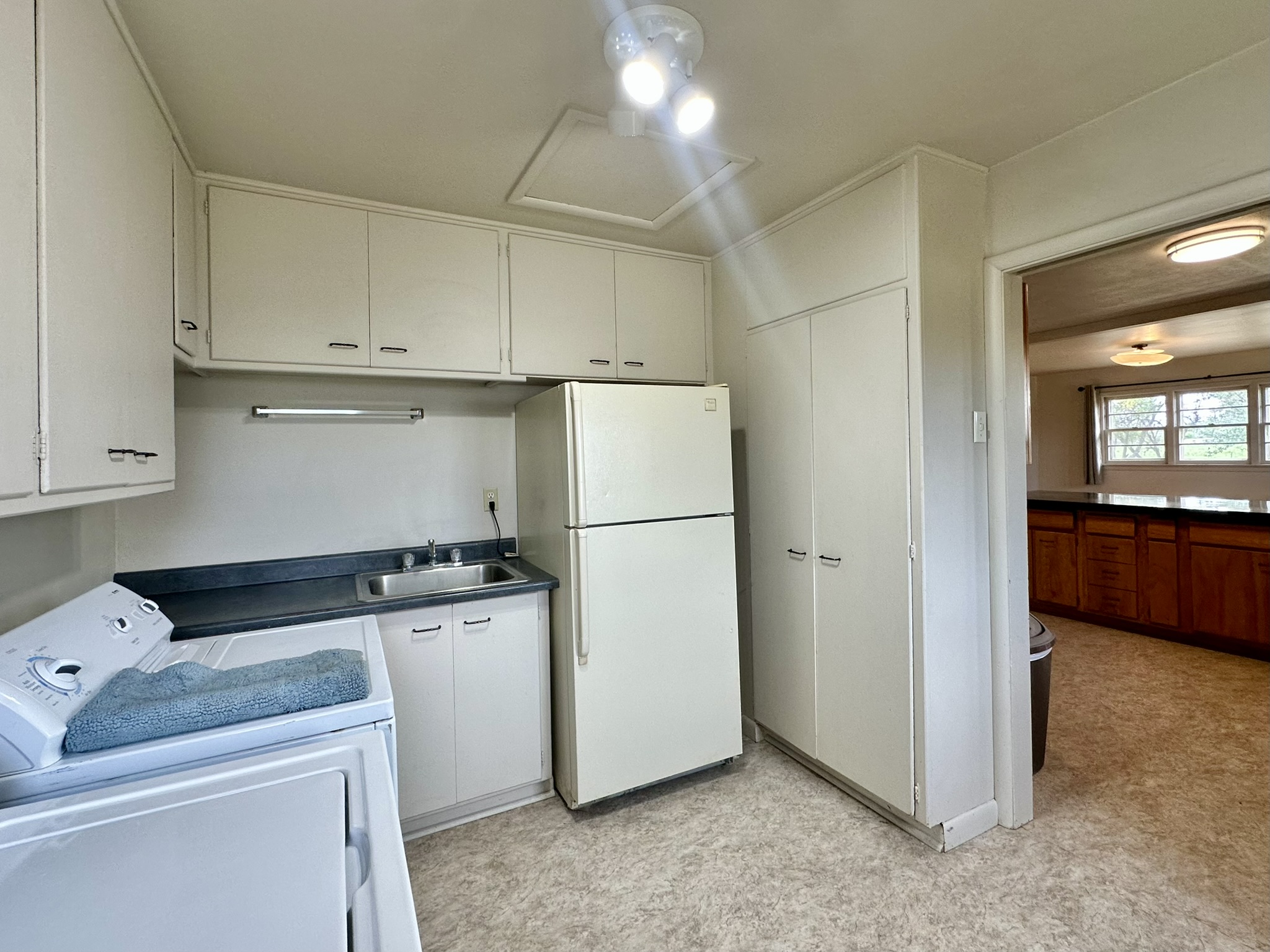 417 River Avenue E Property Photo 15