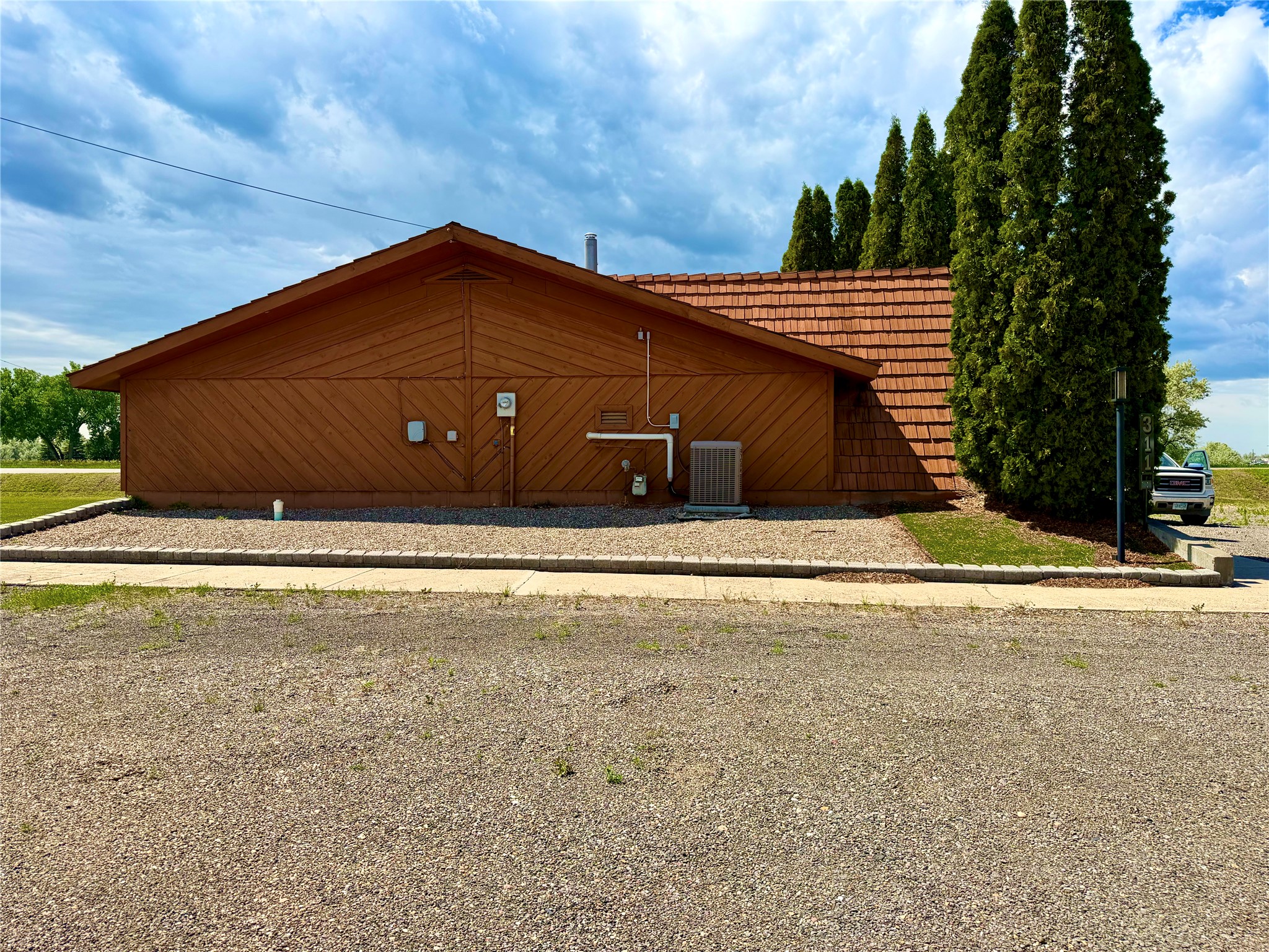 311 12th Street W Property Photo 25