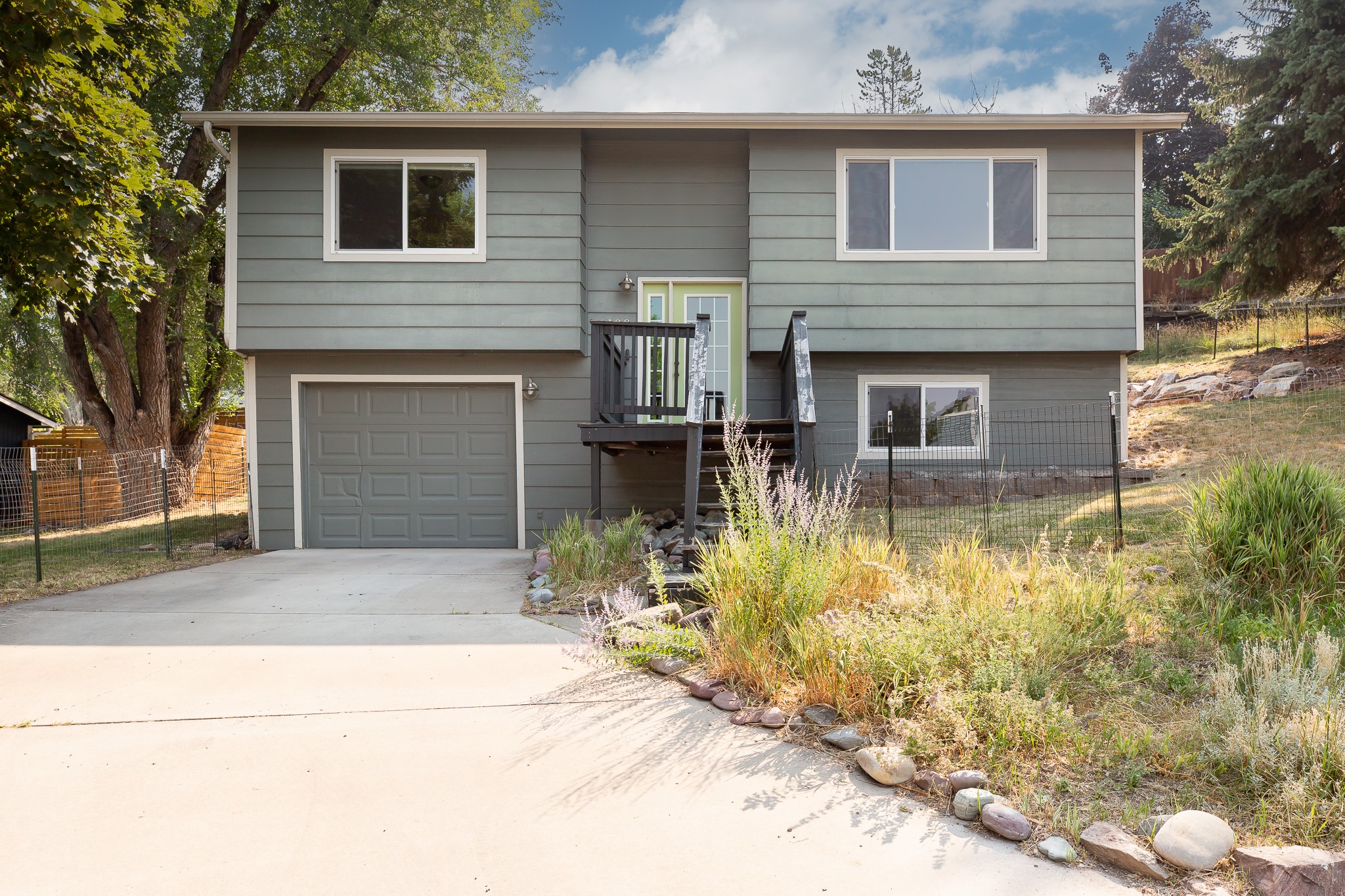 6108 Mainview Drive Property Photo 1