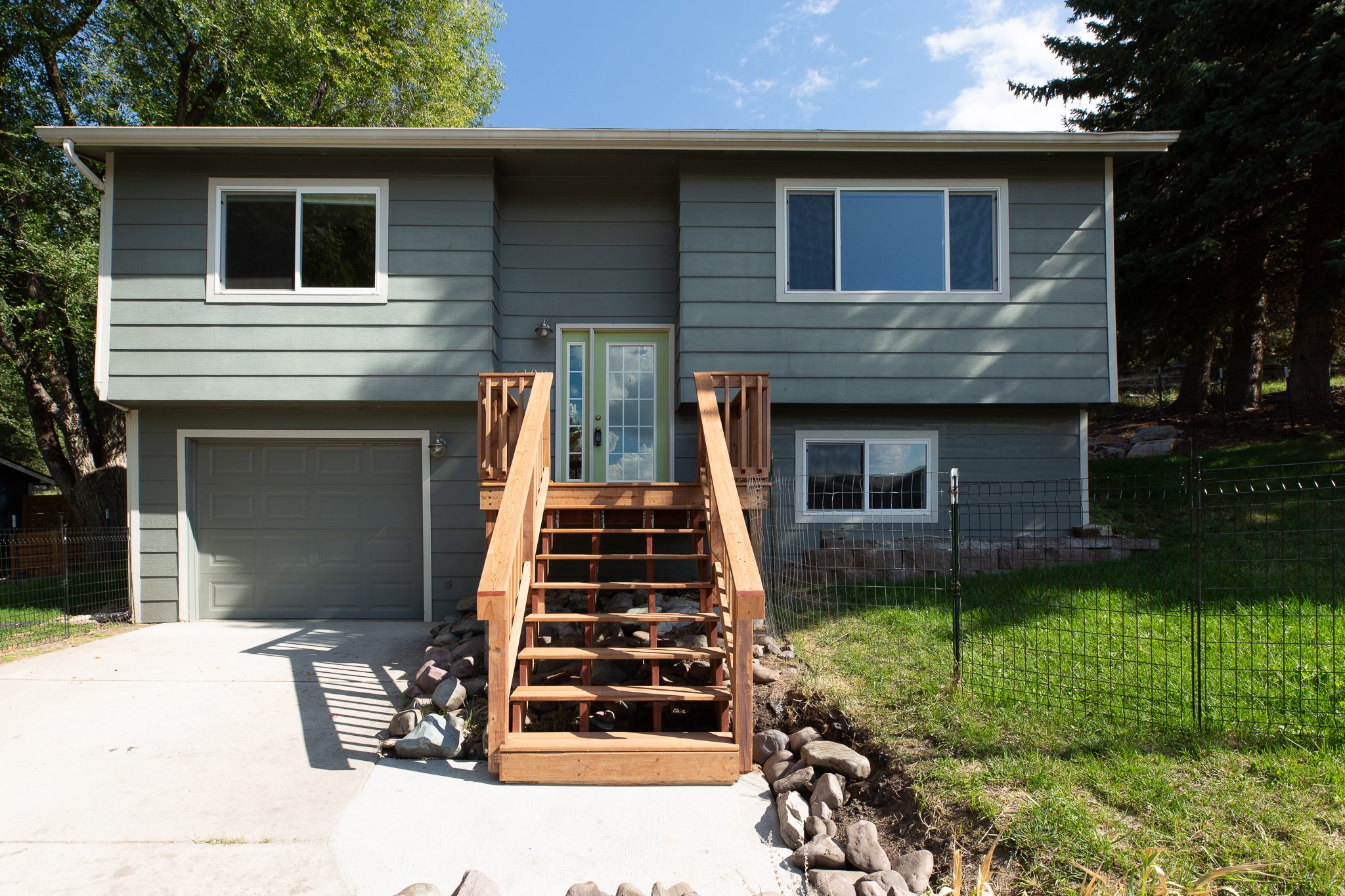 6108 Mainview Drive Property Photo 1