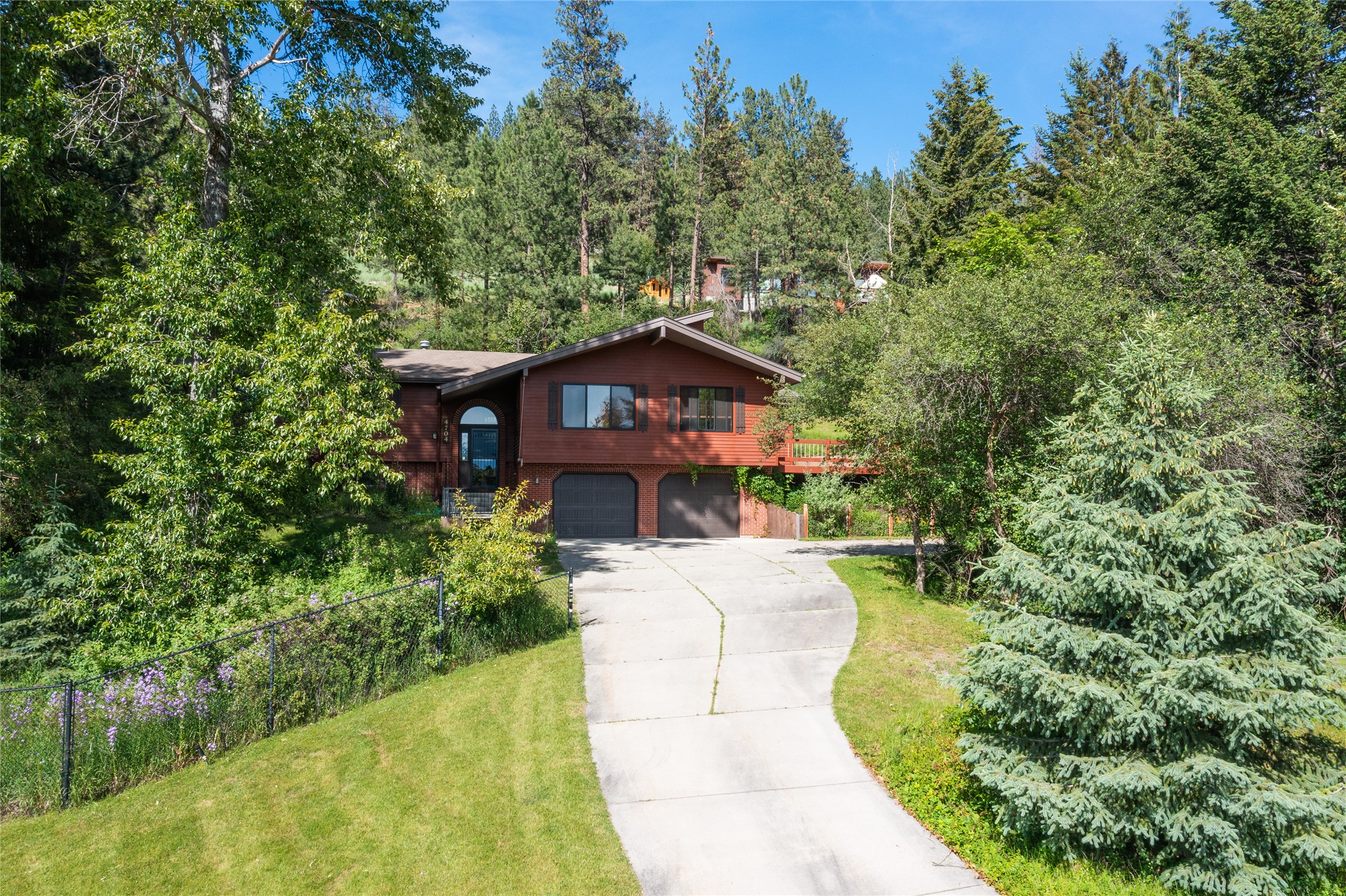 4704 Aspen Drive Property Photo 1