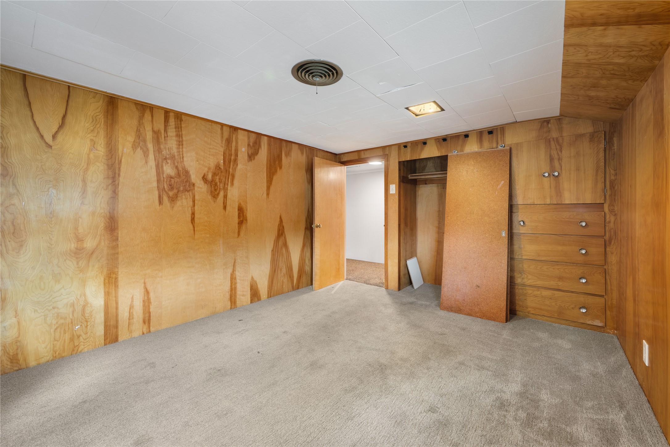 821 W 3rd Street Property Photo 43