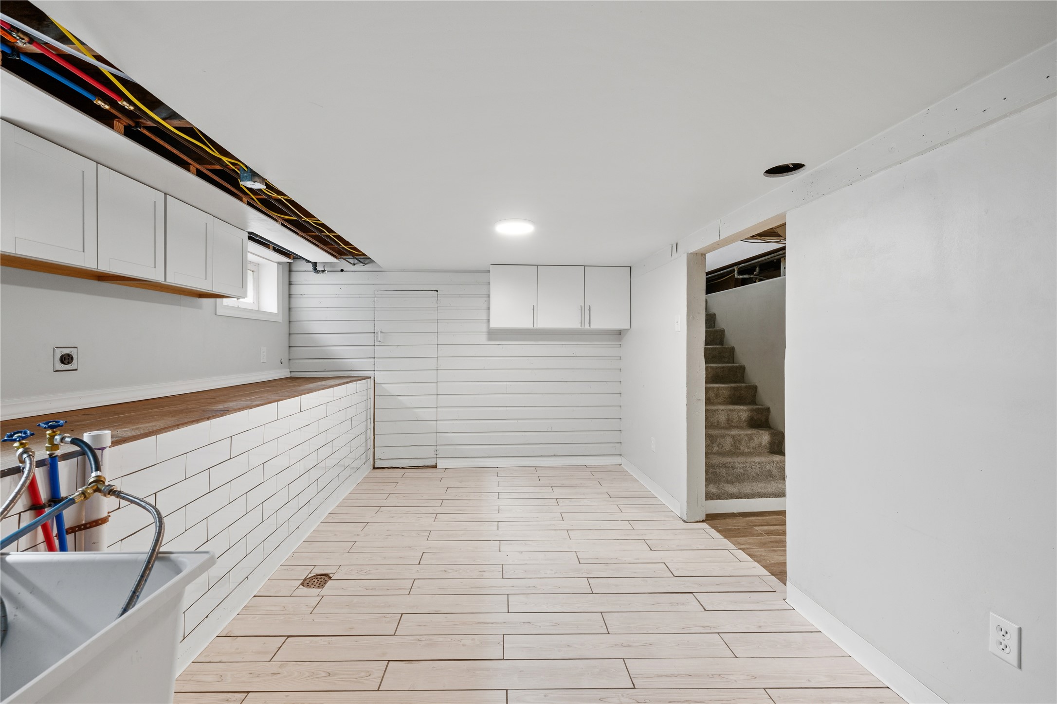 821 W 3rd Street Property Photo 56