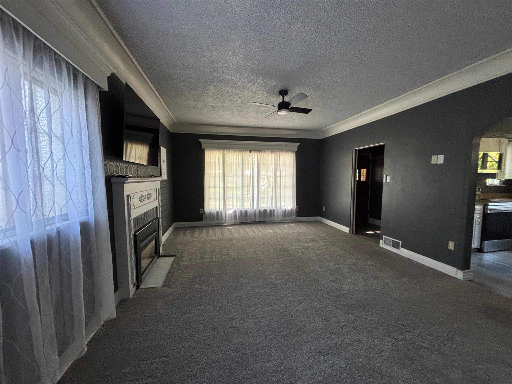 406 S Delaware Street Property Photo 7