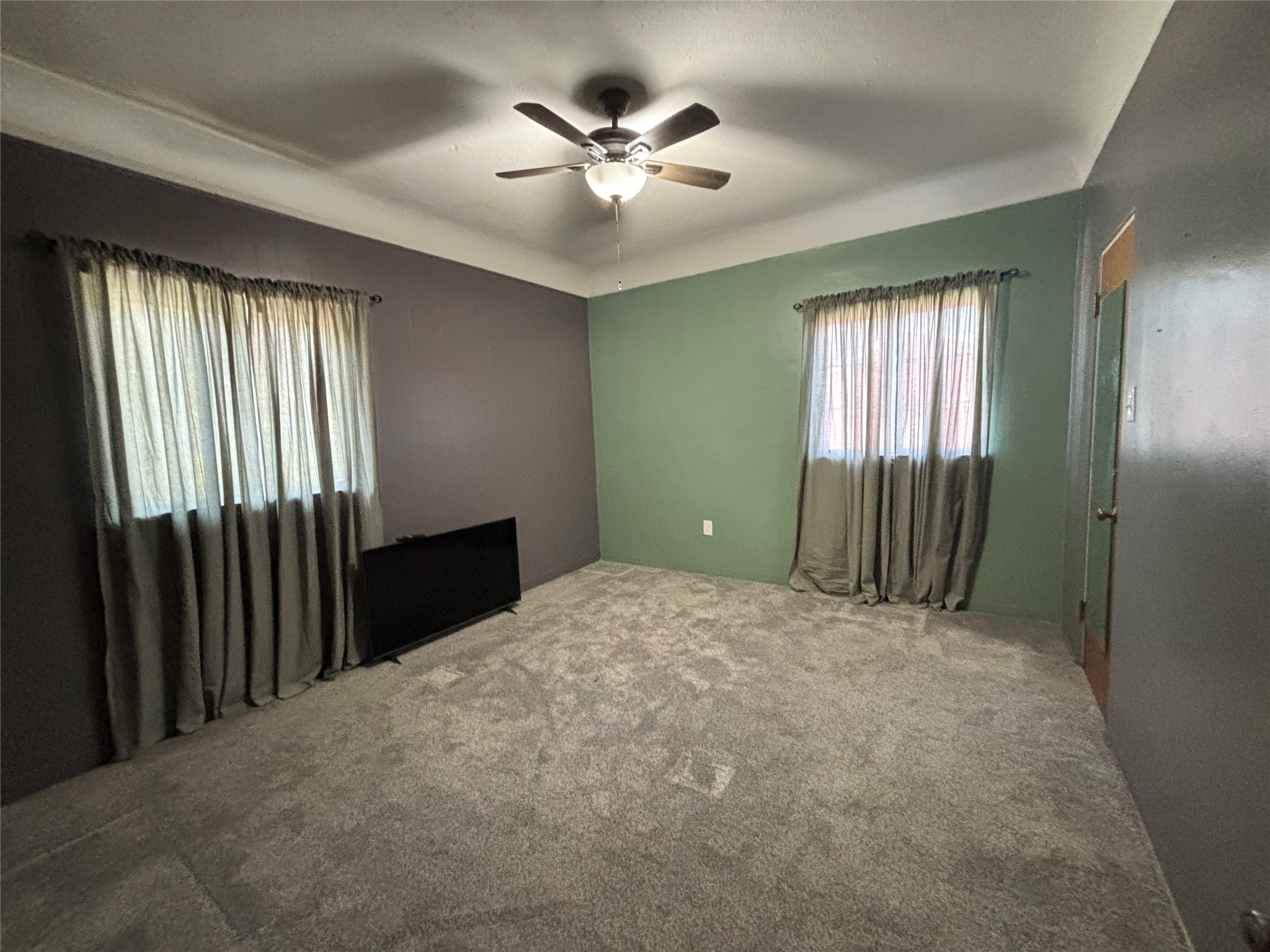 406 S Delaware Street Property Photo 9