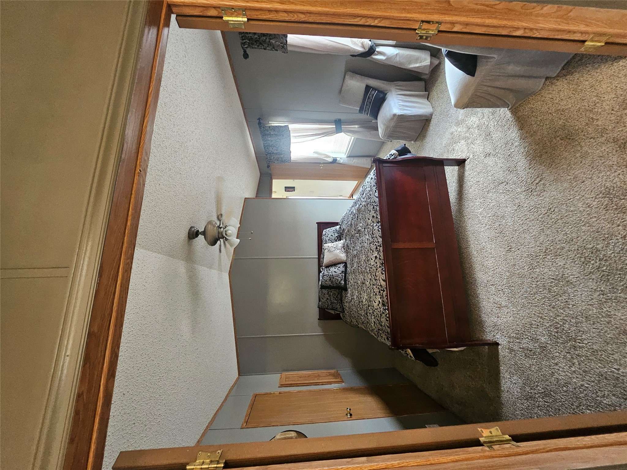 1813 S Reserve Street 9 Property Photo 10