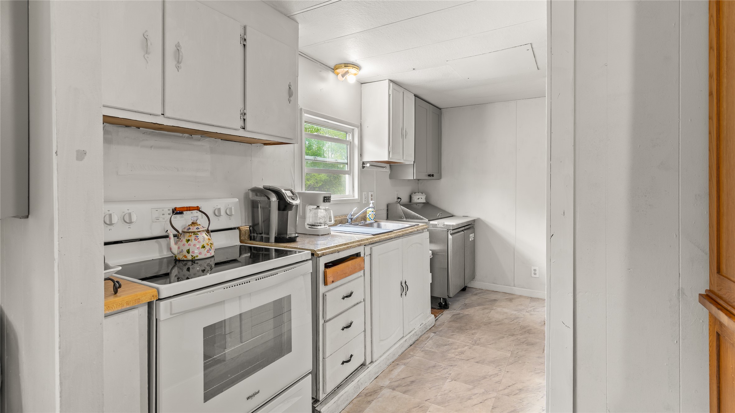 445 Fir Terrace Property Photo 4