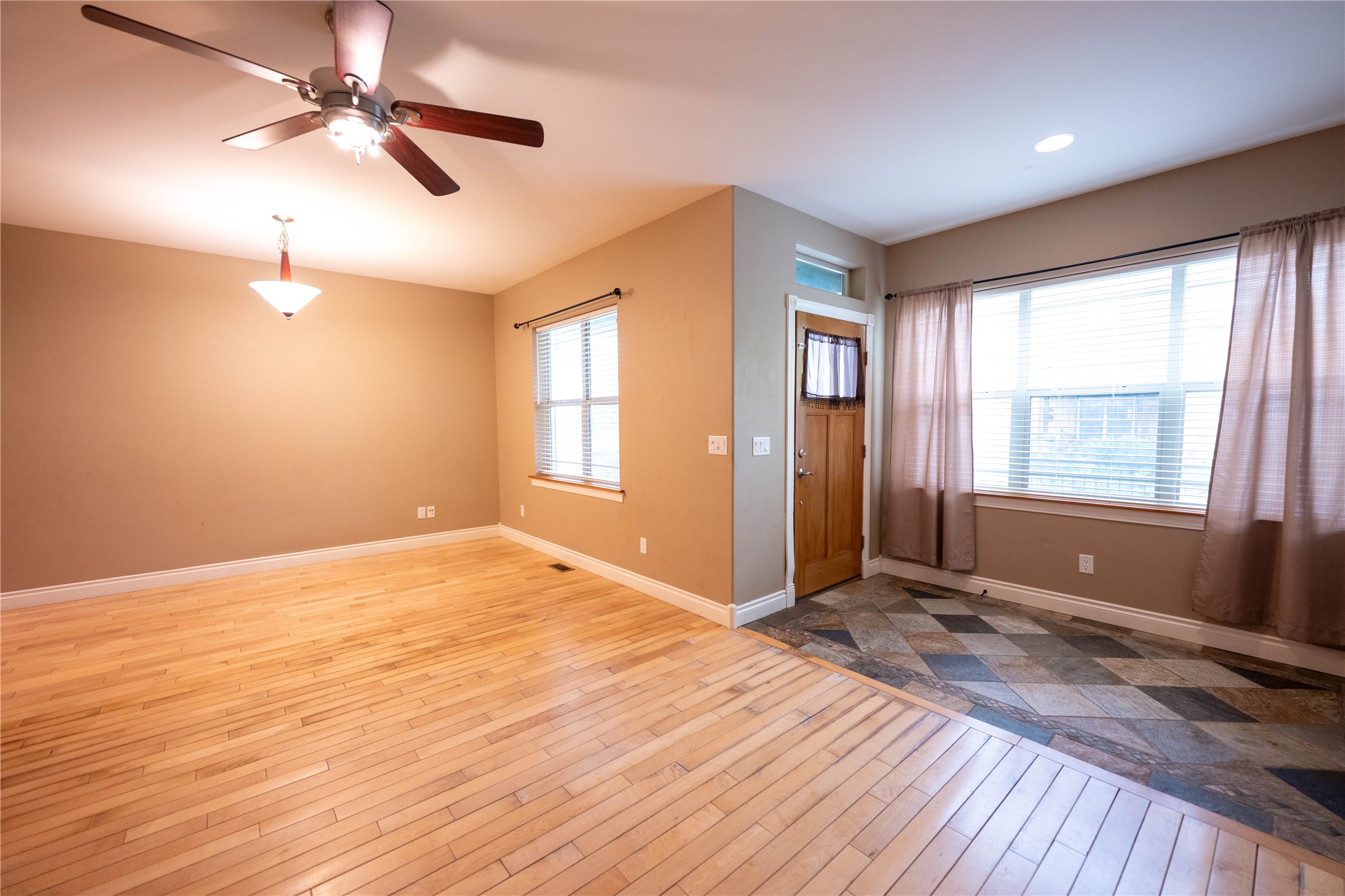 2565 Overlook Boulevard Property Photo 4