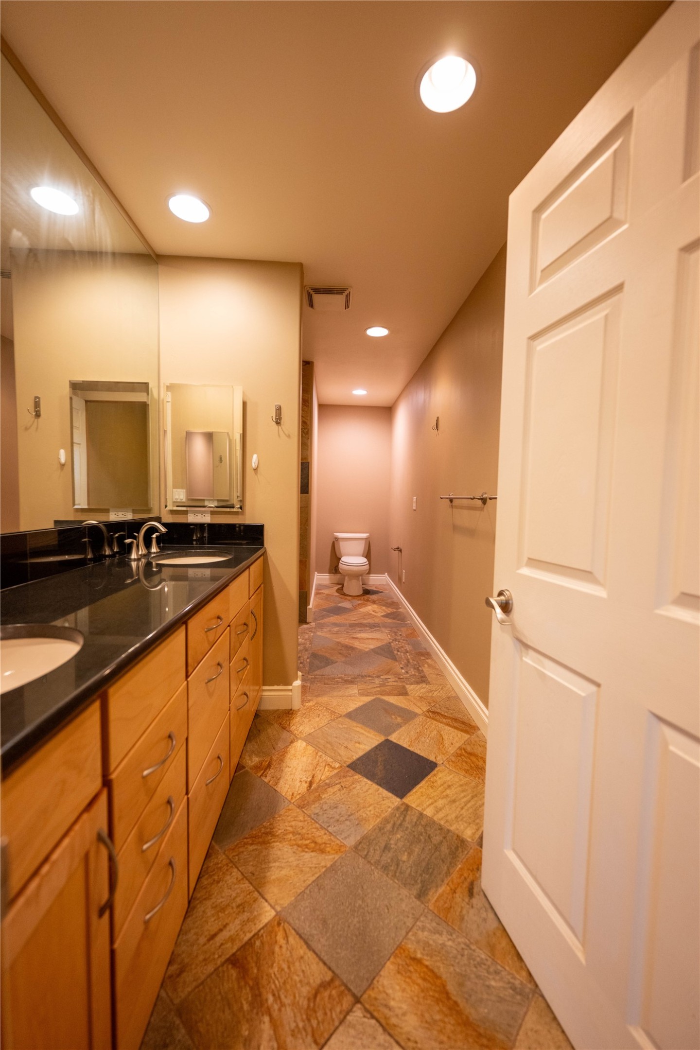 2565 Overlook Boulevard Property Photo 18