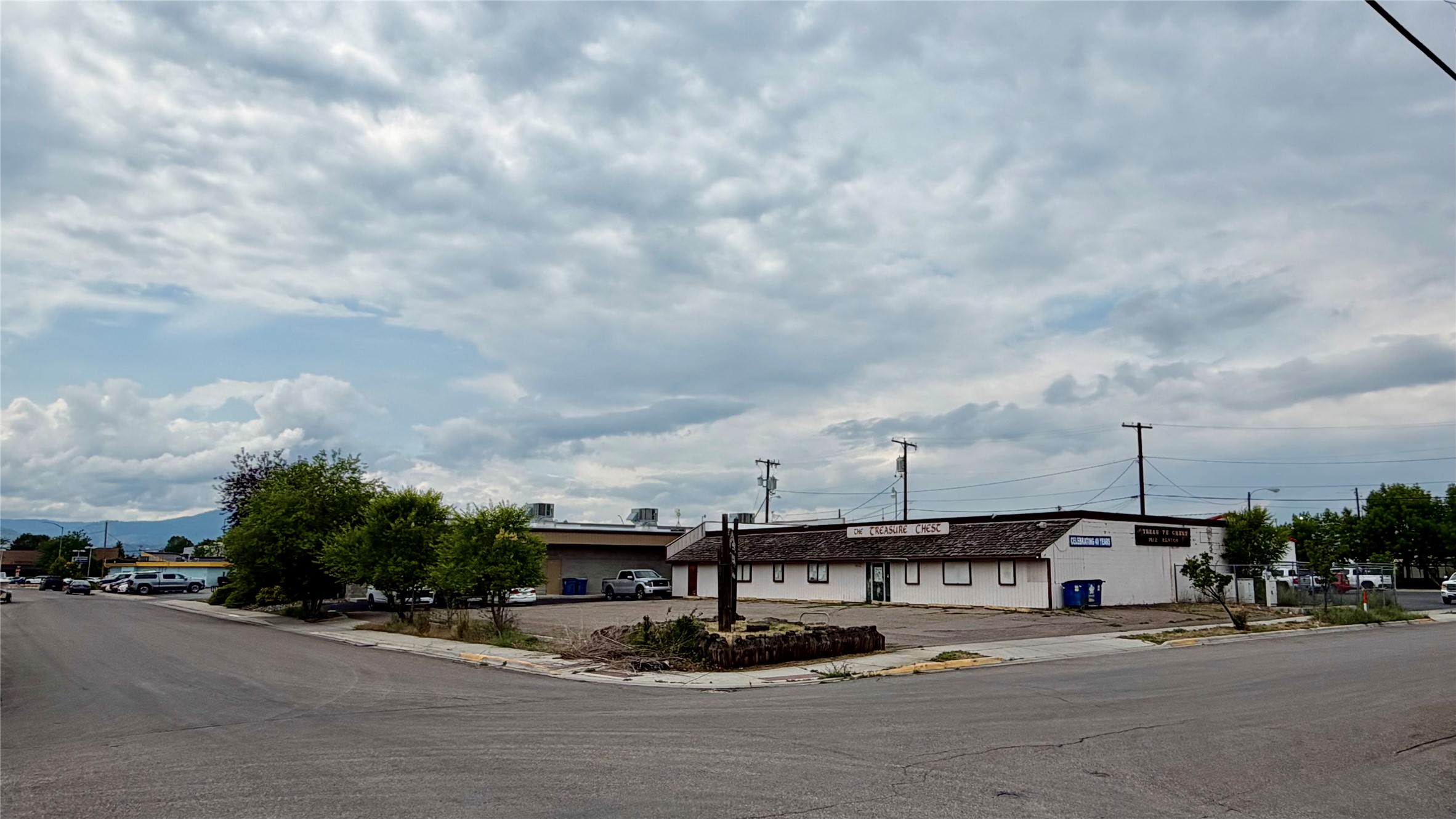 1612 Benton Avenue Property Photo 2