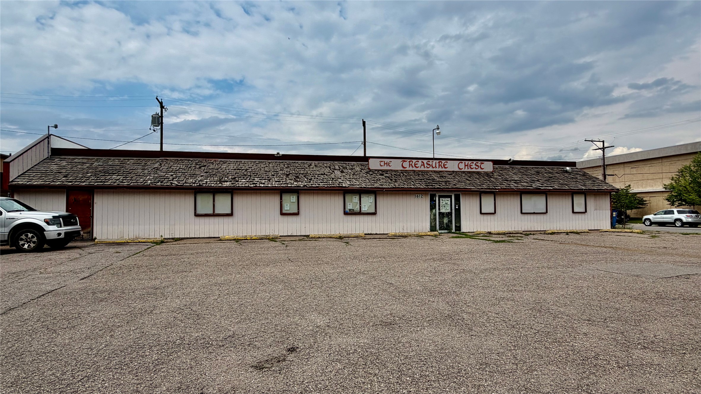 1612 Benton Avenue Property Photo 4