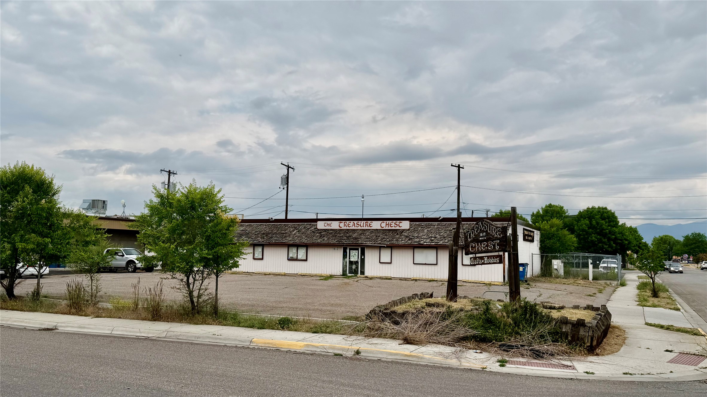 1612 Benton Avenue Property Photo 25