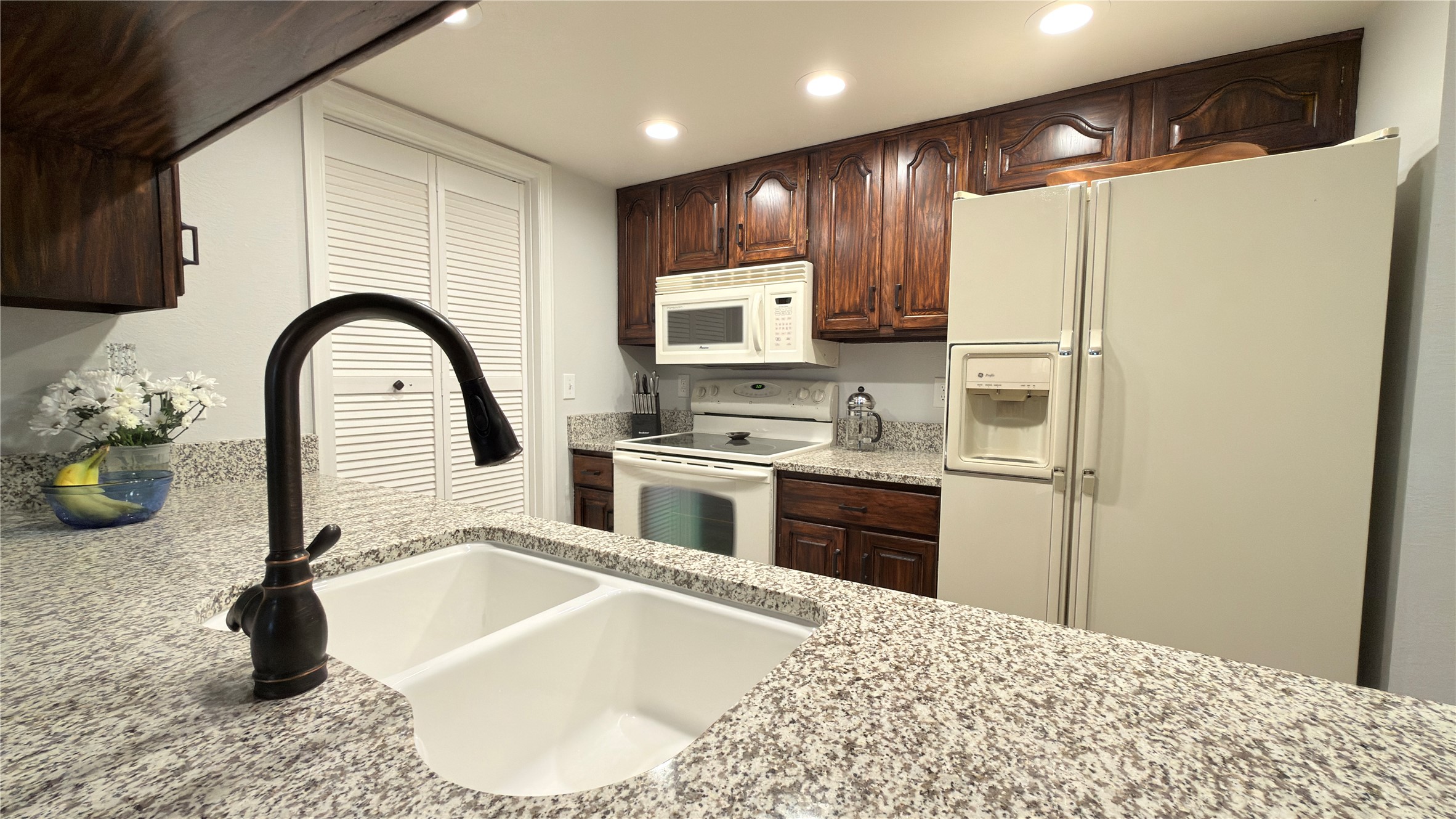 270 Bridge Street 2 Property Photo 26