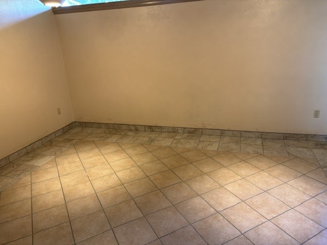 320 S Kansas Street Property Photo 5