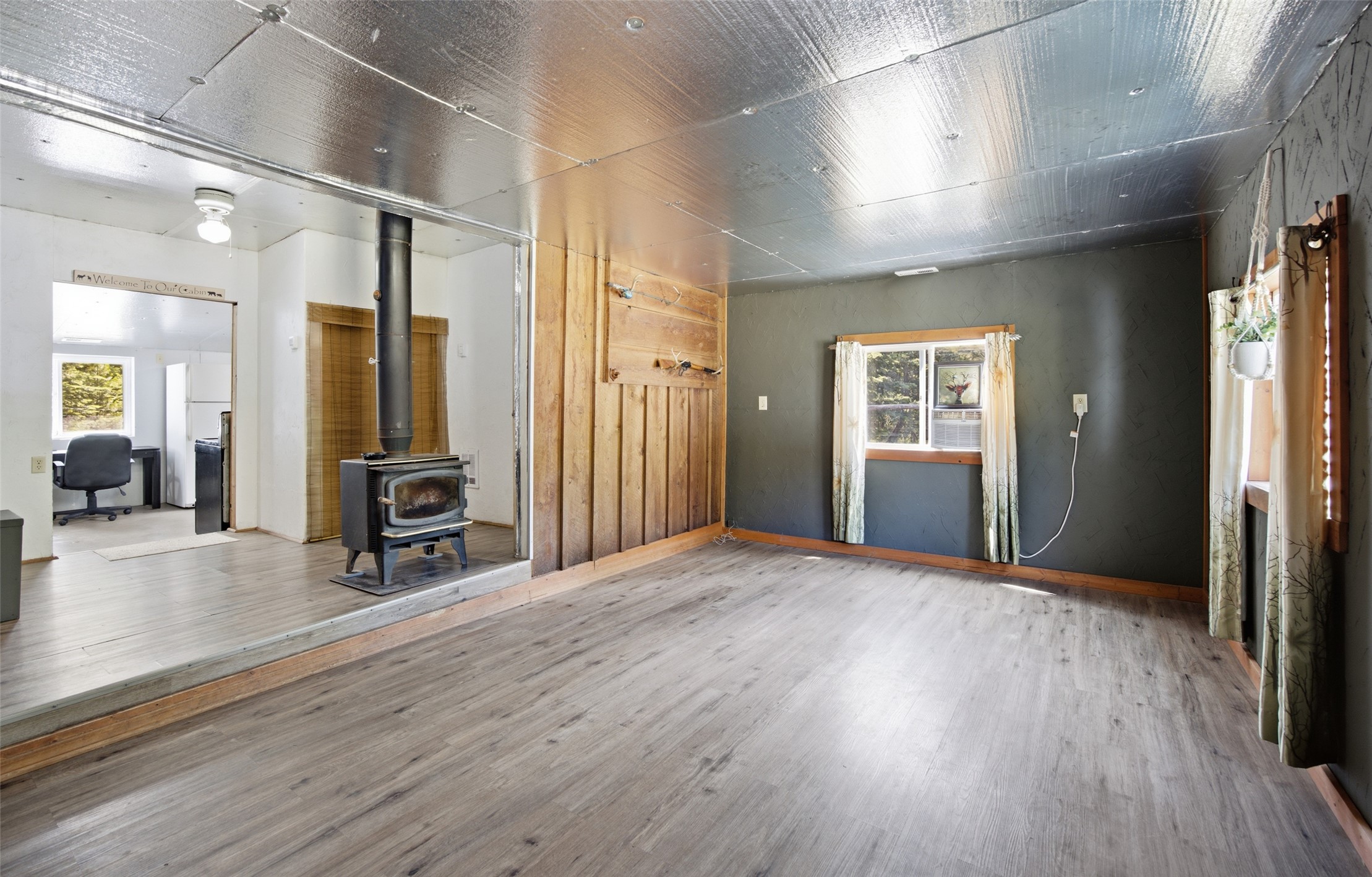 623 Cabin City Loop Property Photo 3