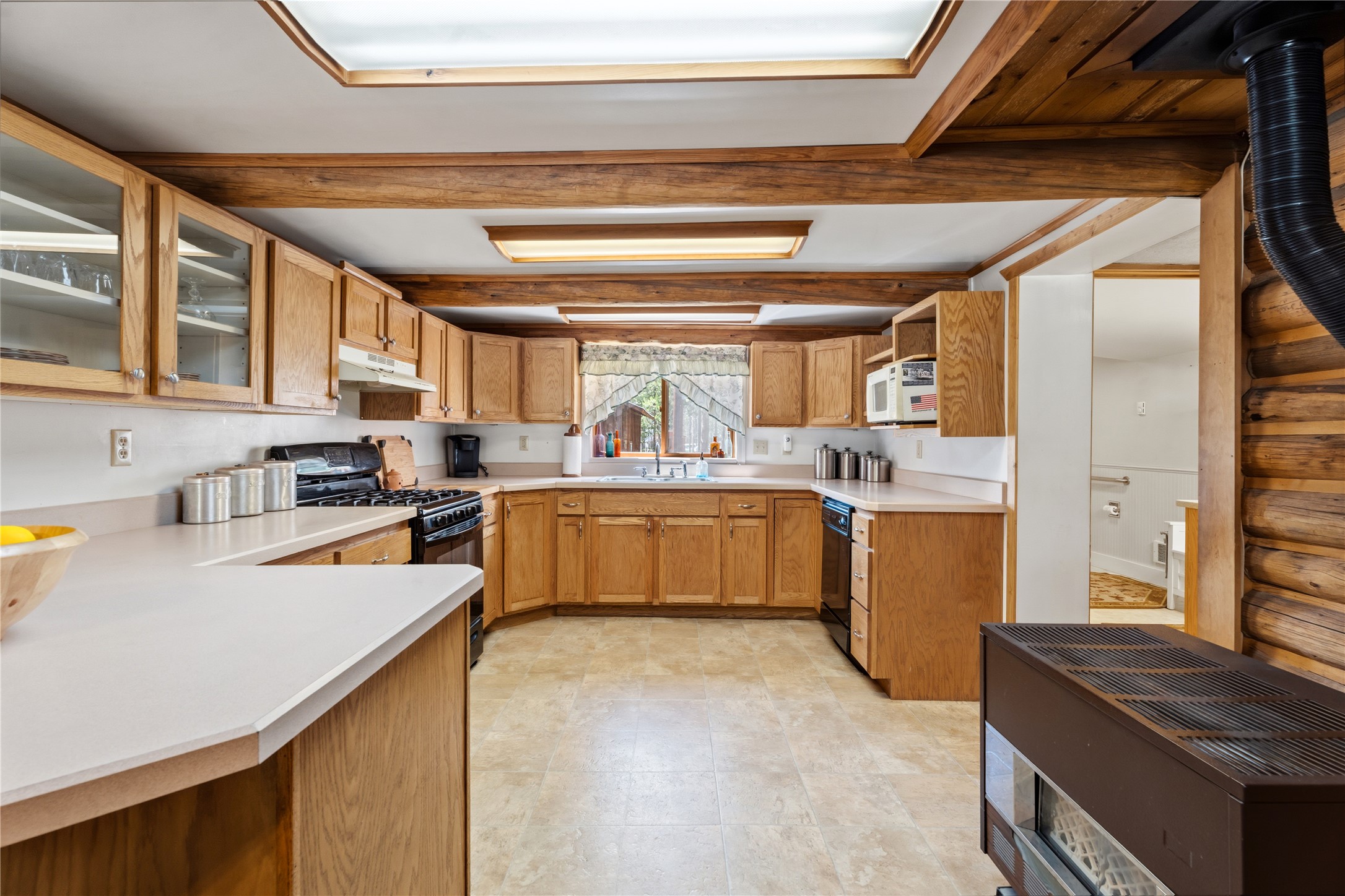 392 Leisure Lane Property Photo 10