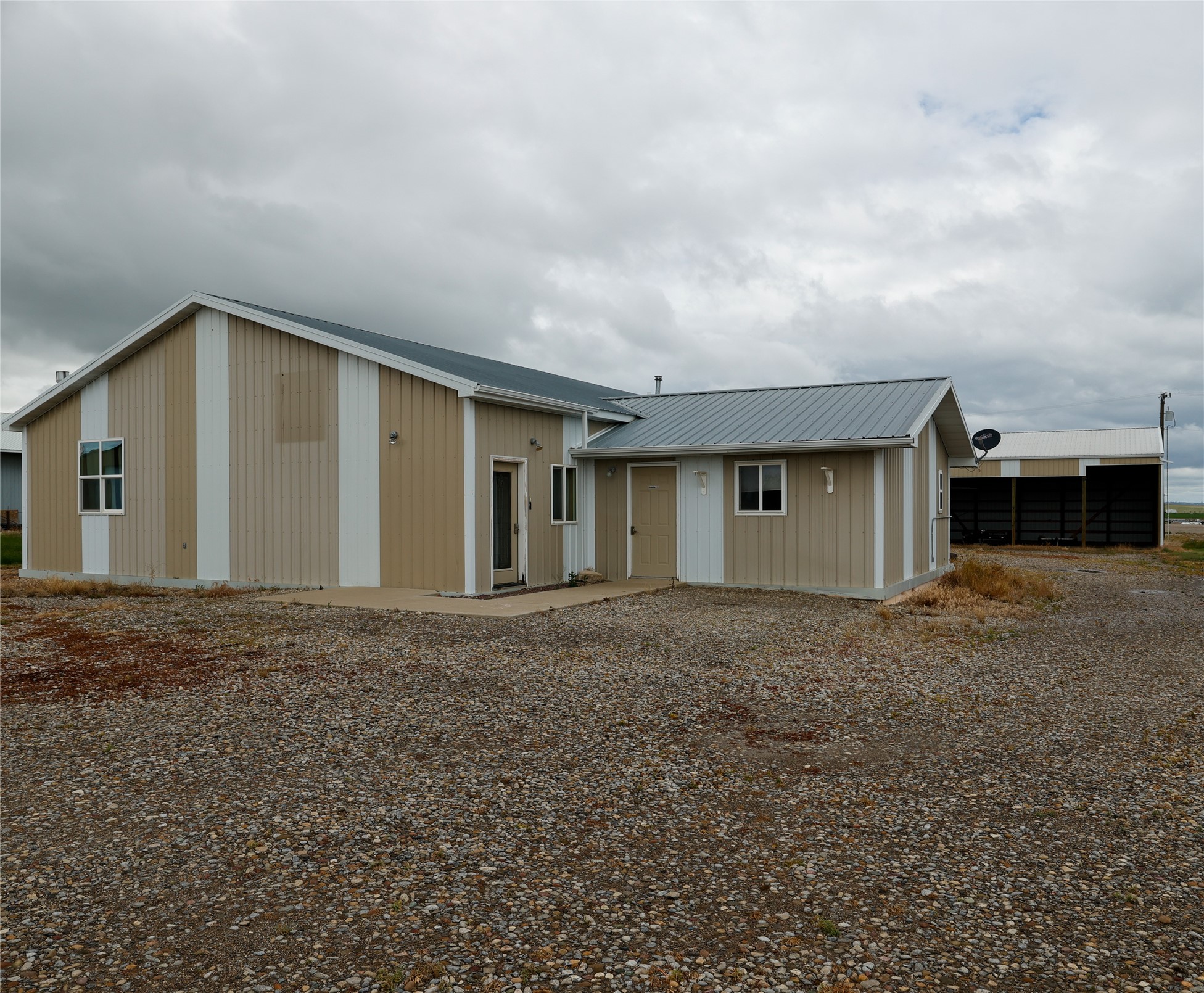 19 8th Avenue Ne Property Photo 2