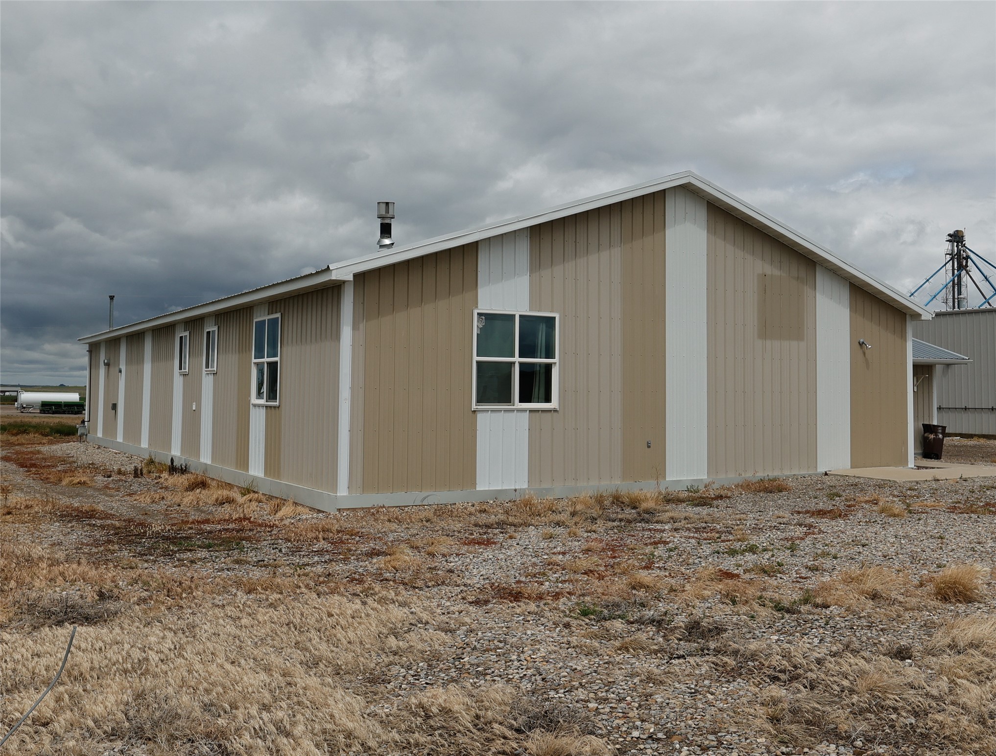 19 8th Avenue Ne Property Photo 3