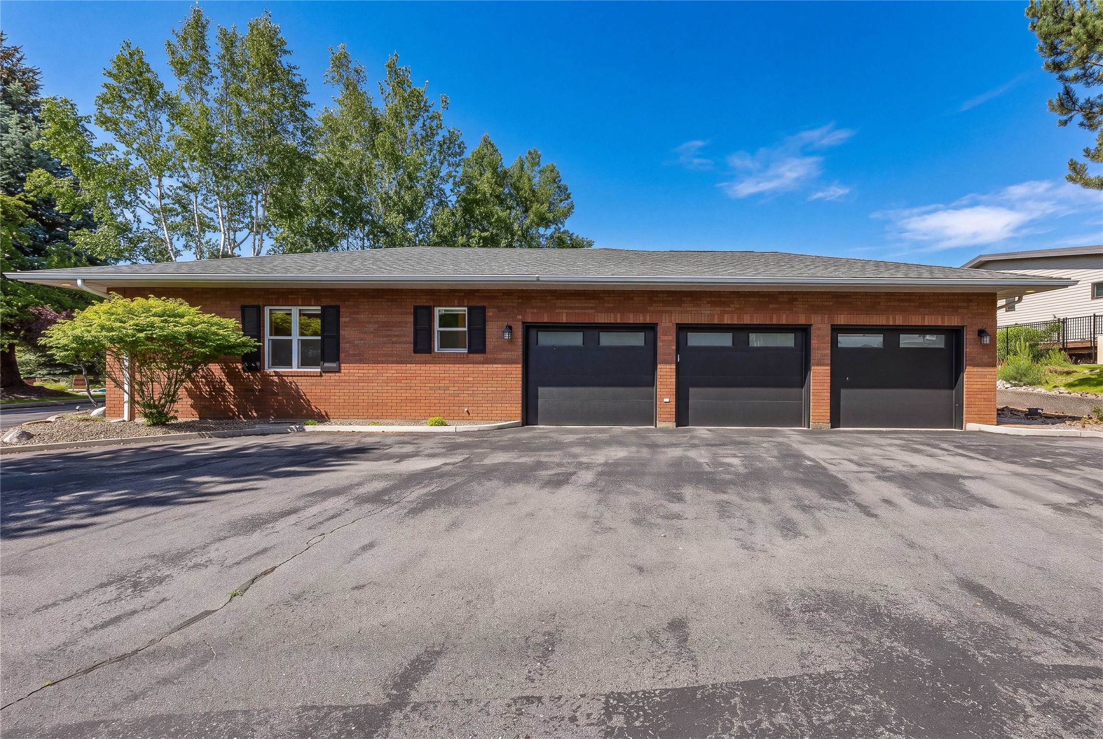 212 E Crestline Drive Property Photo 8