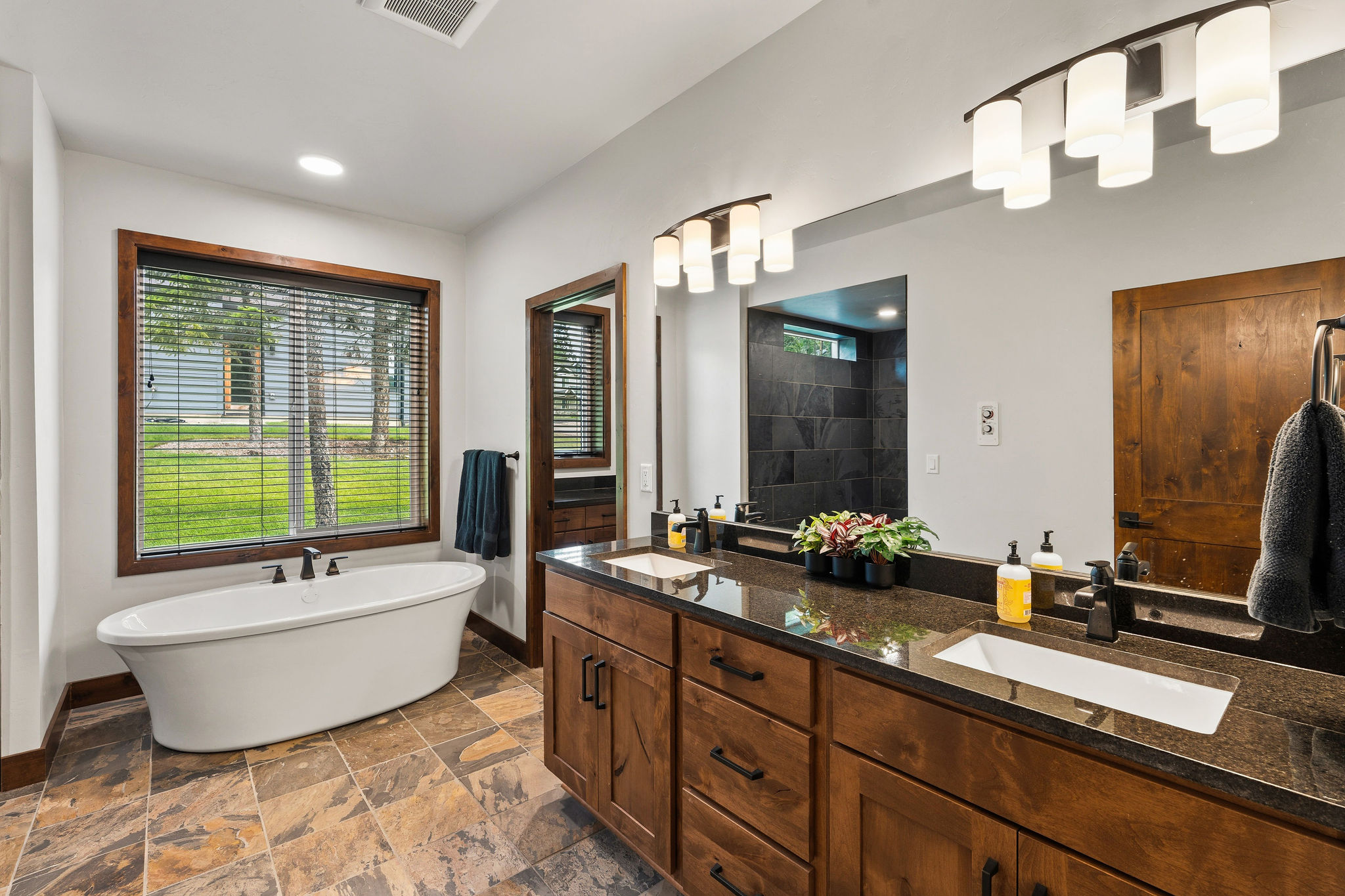 263 Spurwing Loop Property Photo 40