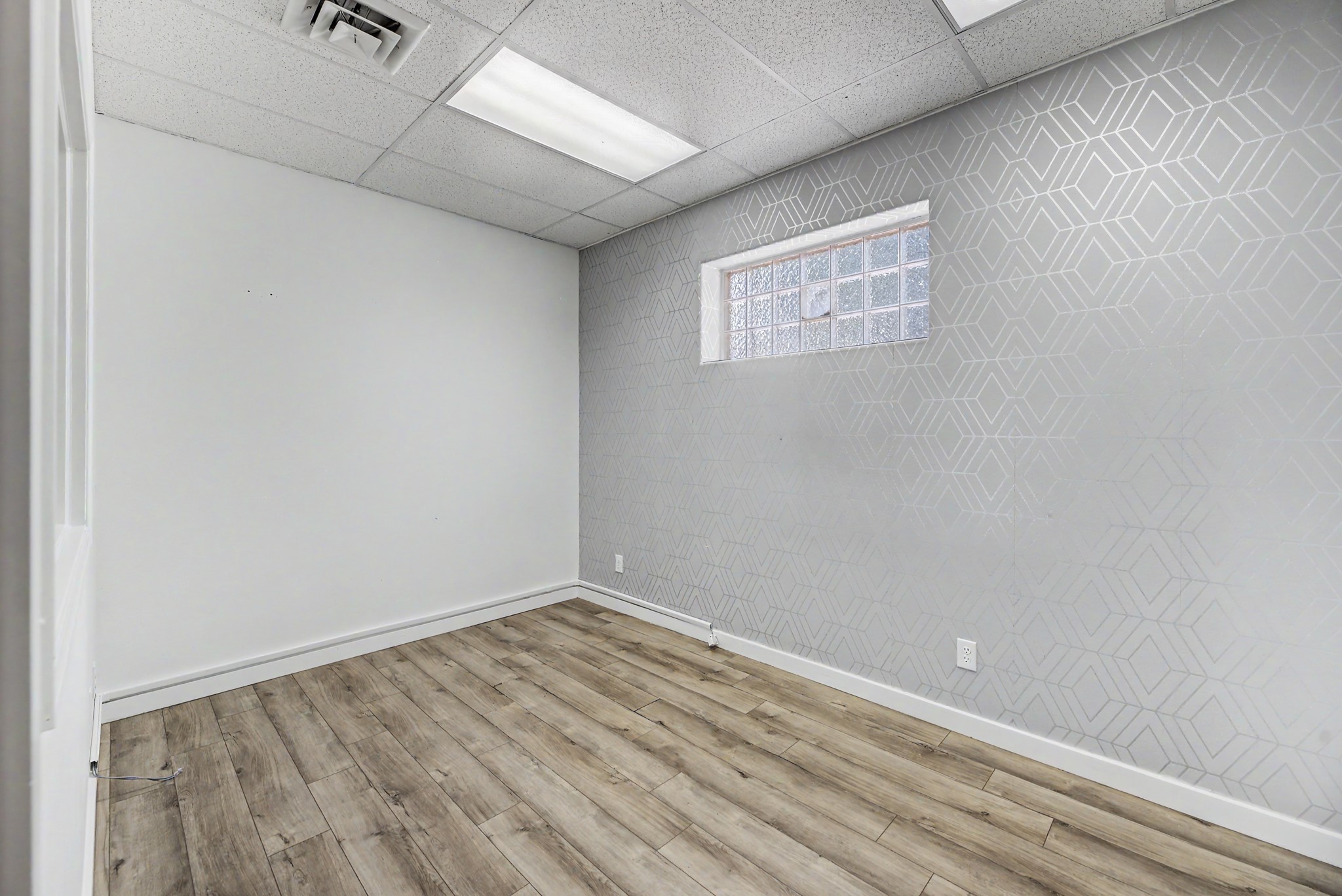 601 Euclid Avenue Suite D Property Photo 7