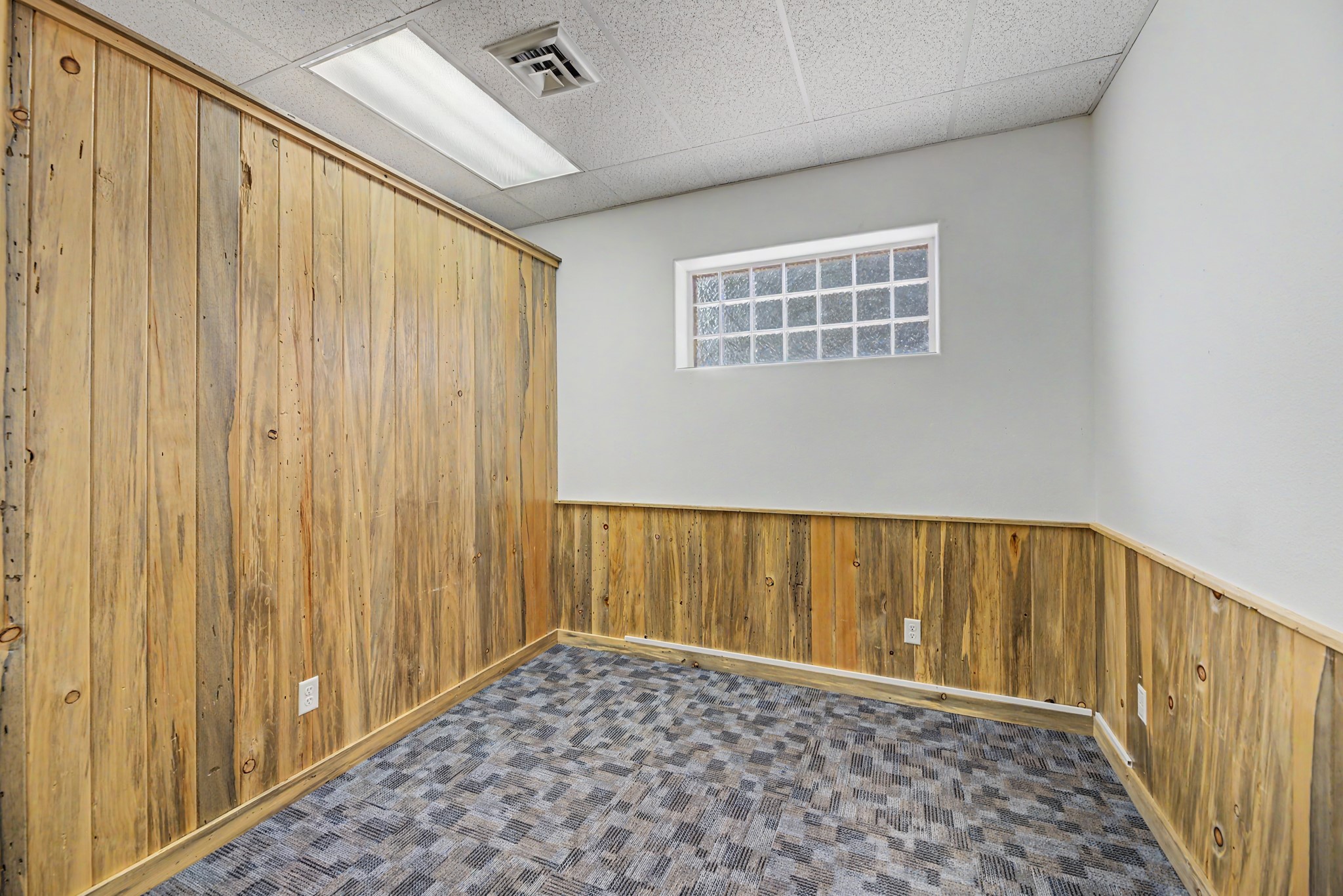 601 Euclid Avenue Suite D Property Photo 15