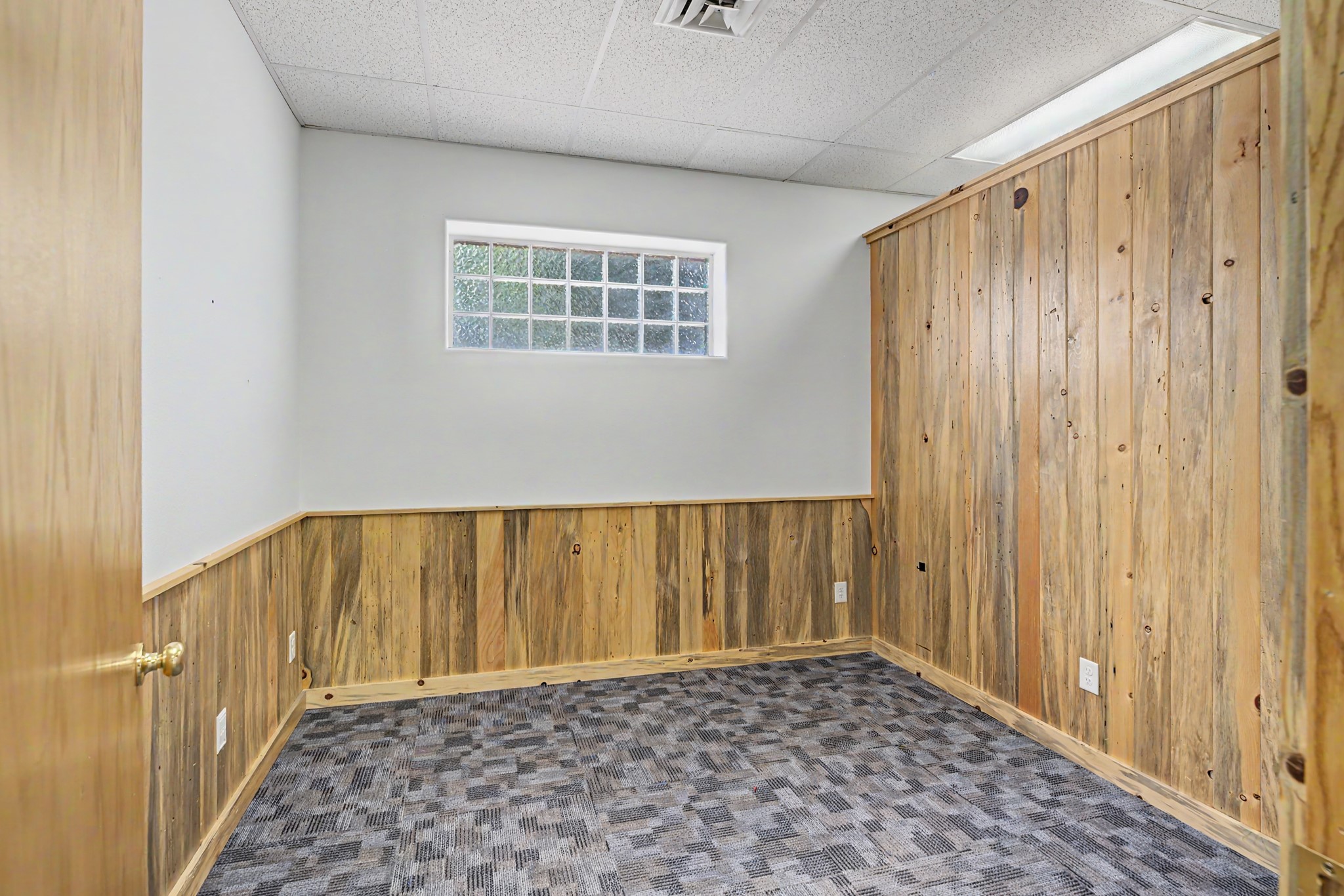 601 Euclid Avenue Suite D Property Photo 16