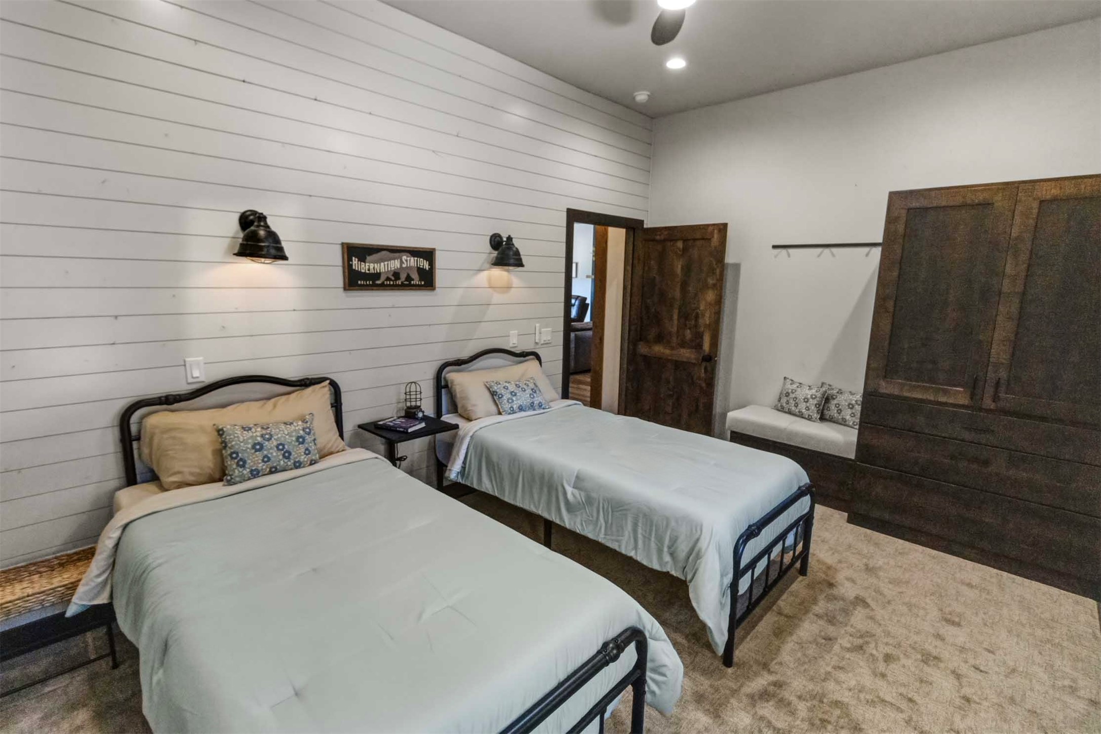 30074248 Property Photo 14