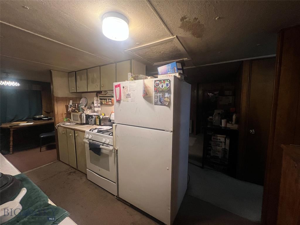 700 Dawson Loop Property Photo 12