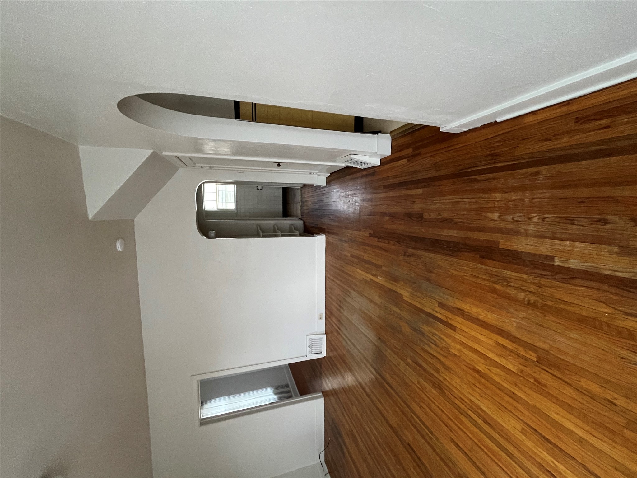 654 E Washington Street East North 1 Property Photo 4