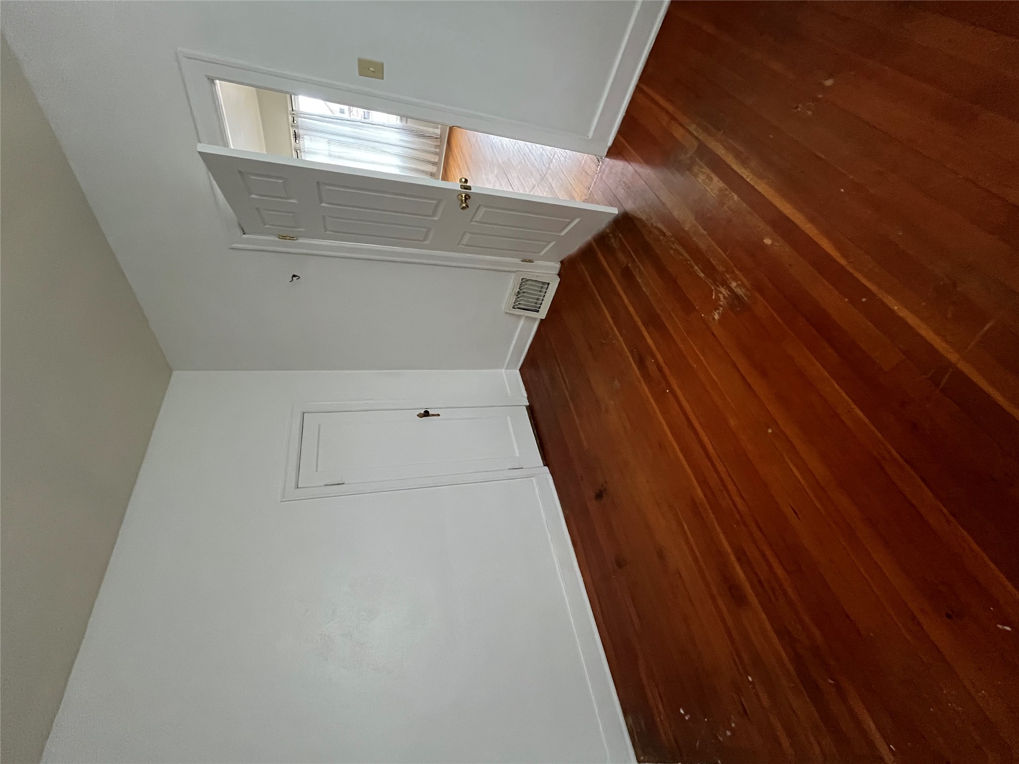 654 E Washington Street East North 1 Property Photo 21