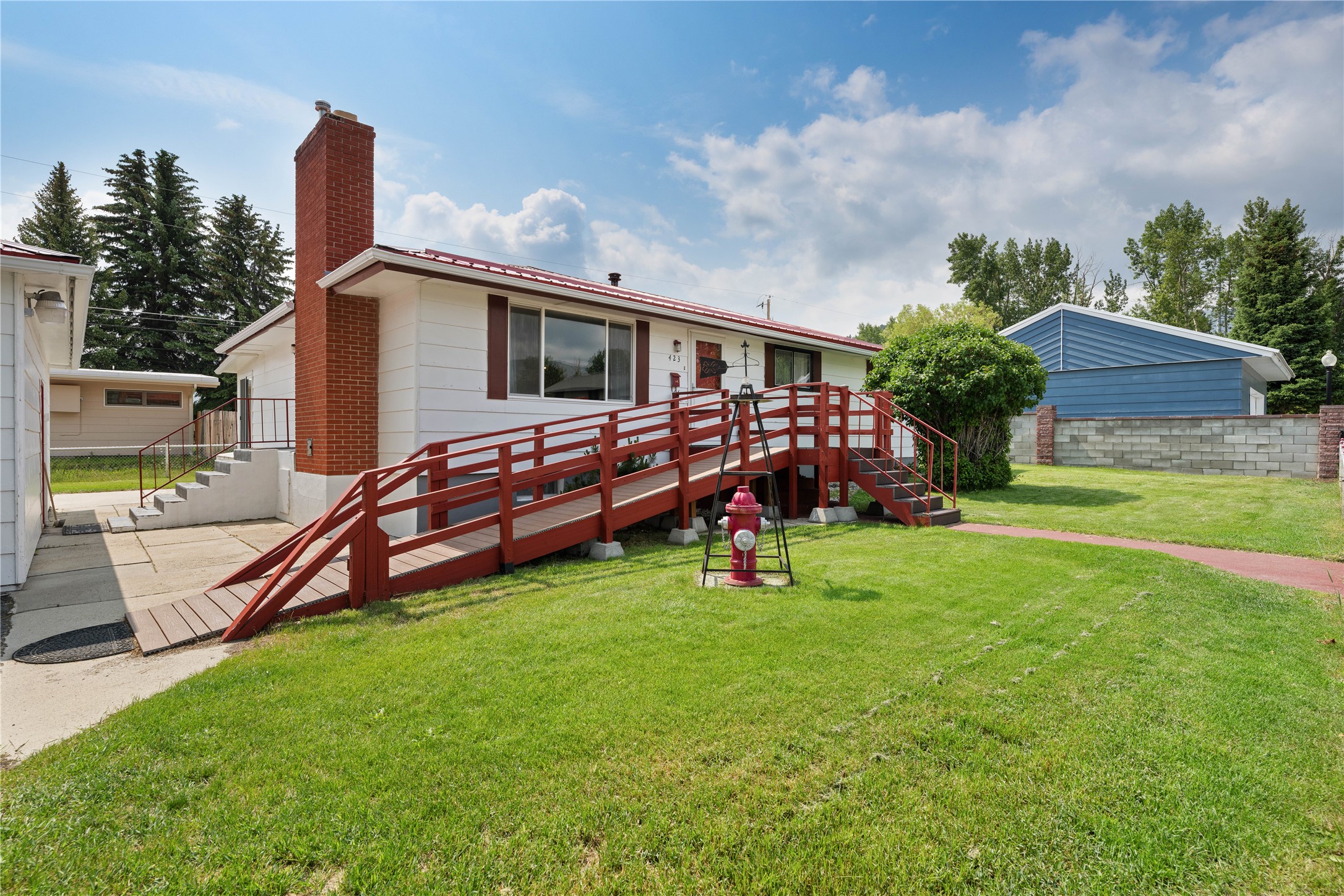 423 Linden Street Property Photo 1