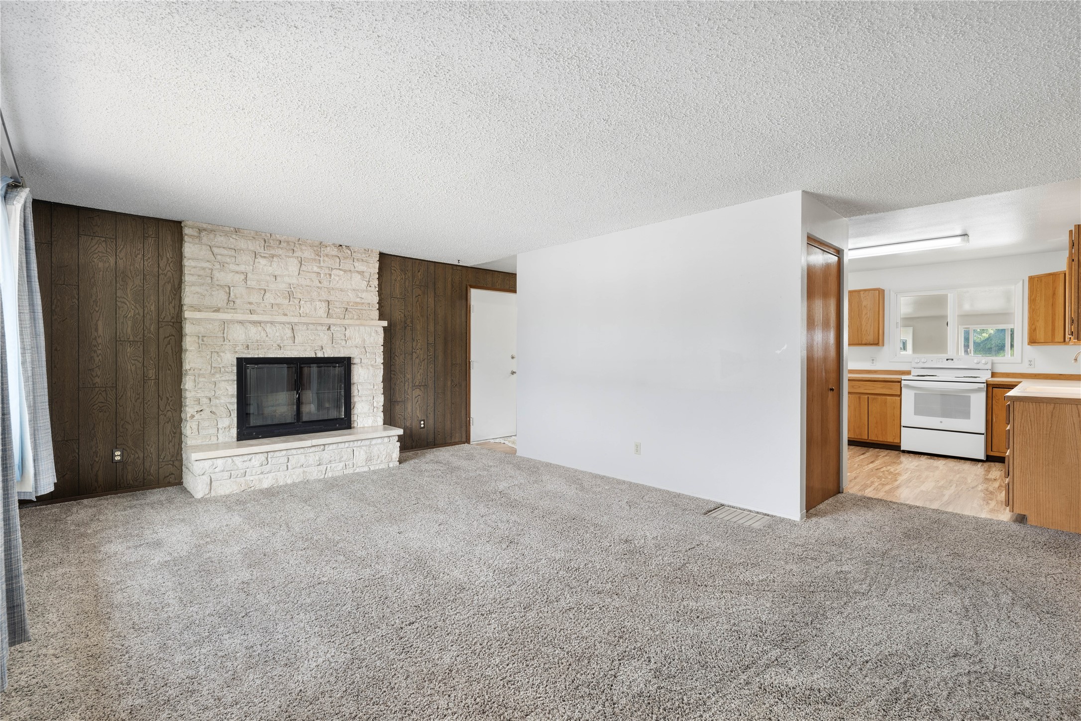 423 Linden Street Property Photo 3