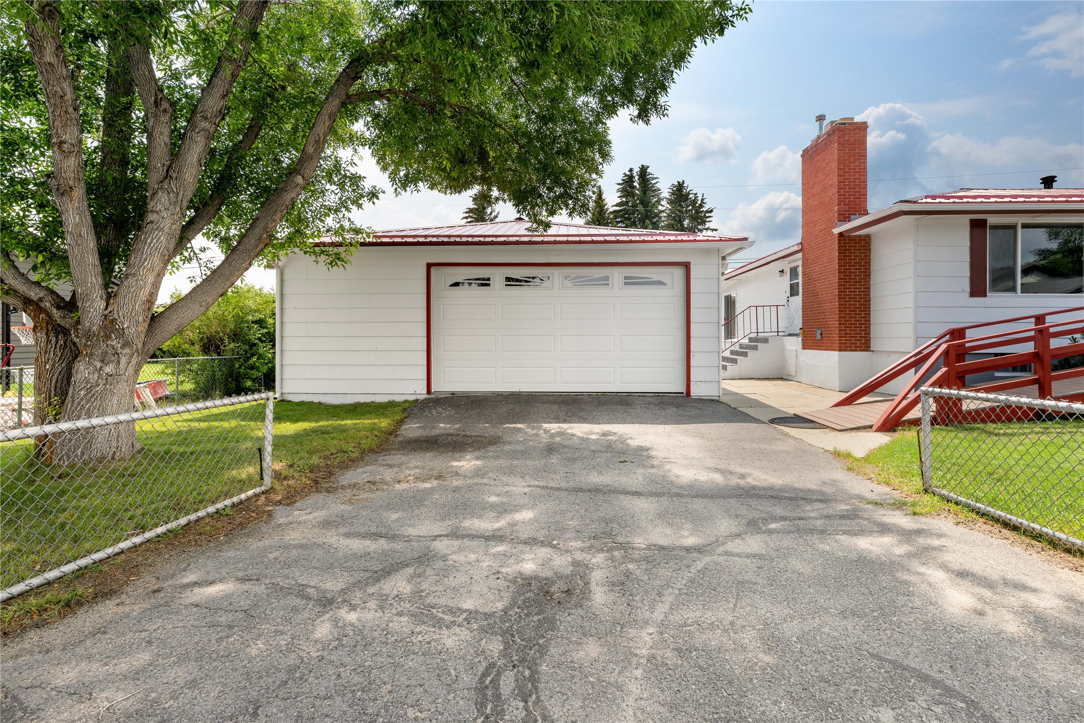 423 Linden Street Property Photo 45