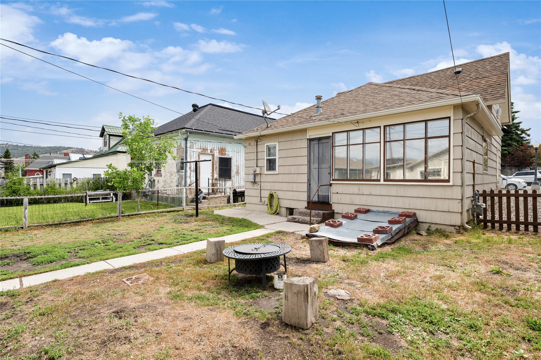 514 Locust Street Property Photo 37