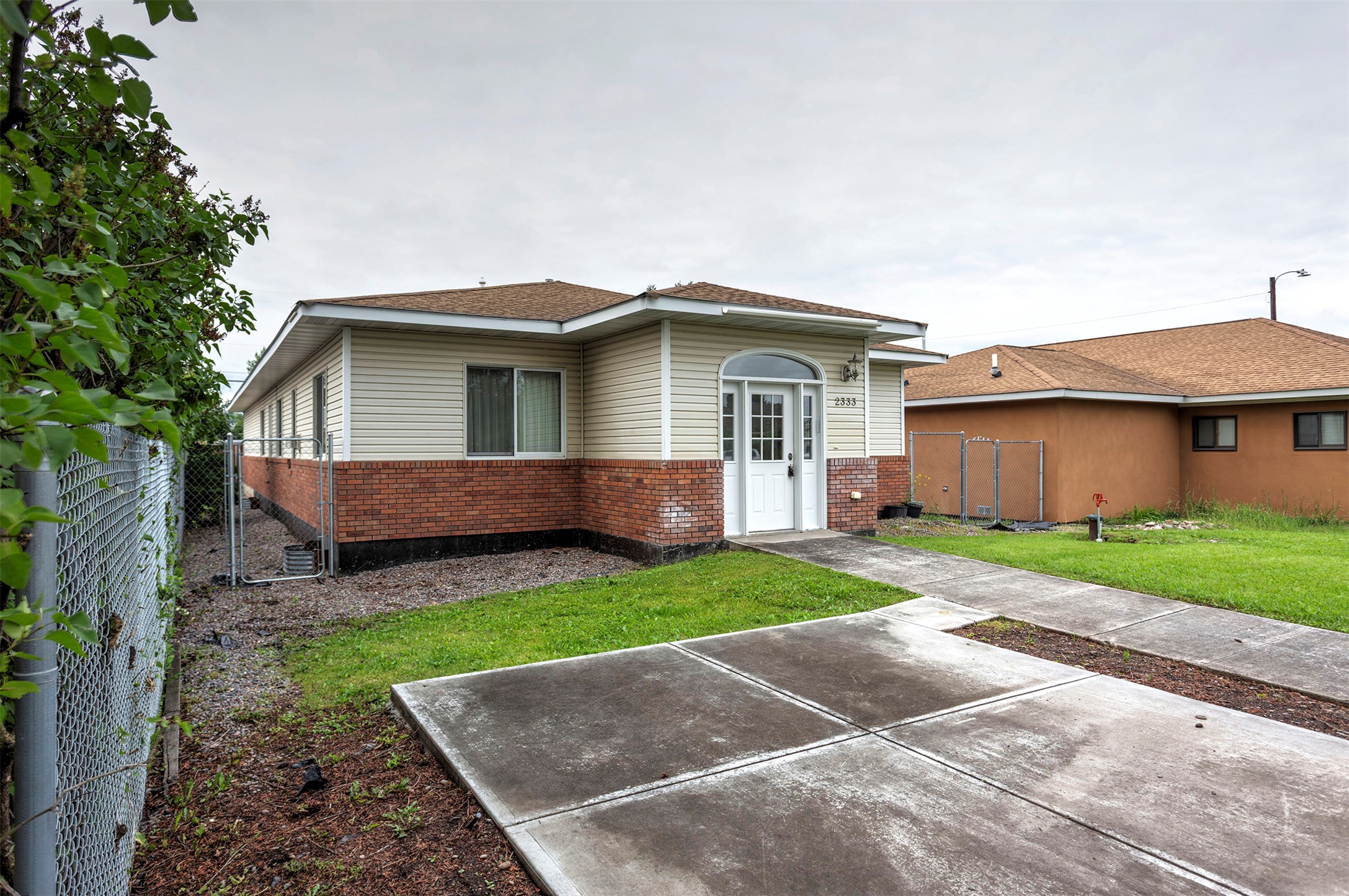 2333 Harve Avenue Property Photo 3