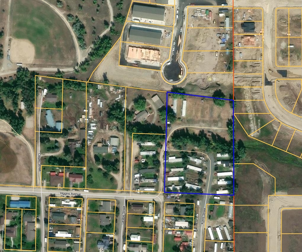 900 Higgins Avenue Property Photo 3