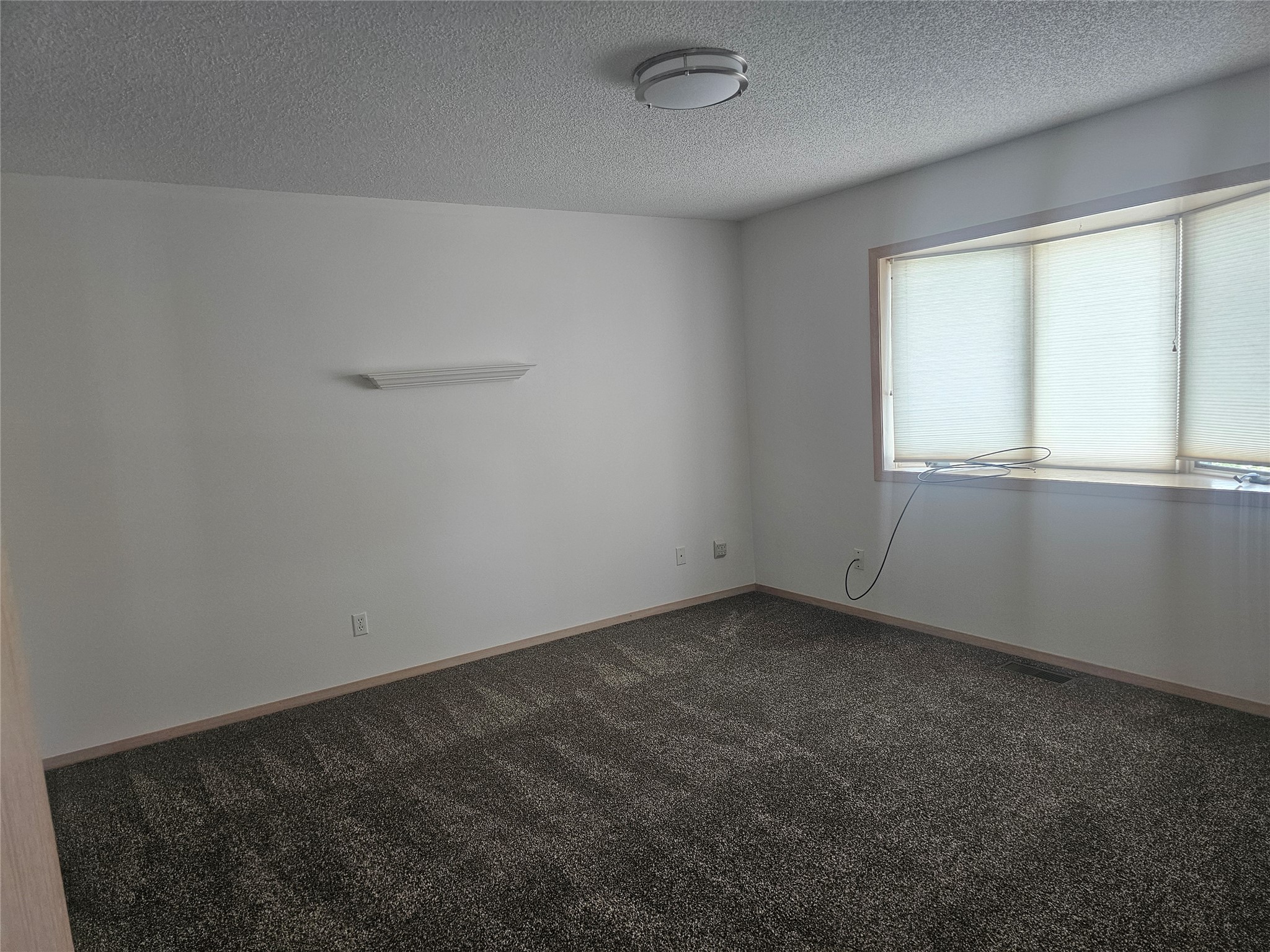 2700 Desert Drive Property Photo 10
