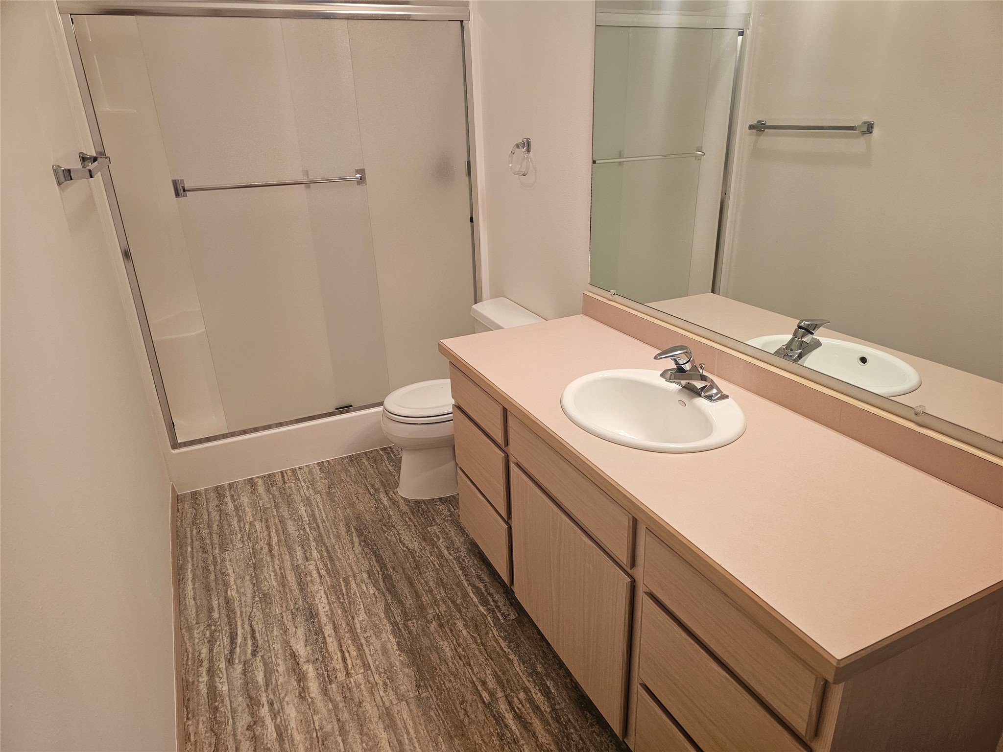 2700 Desert Drive Property Photo 16