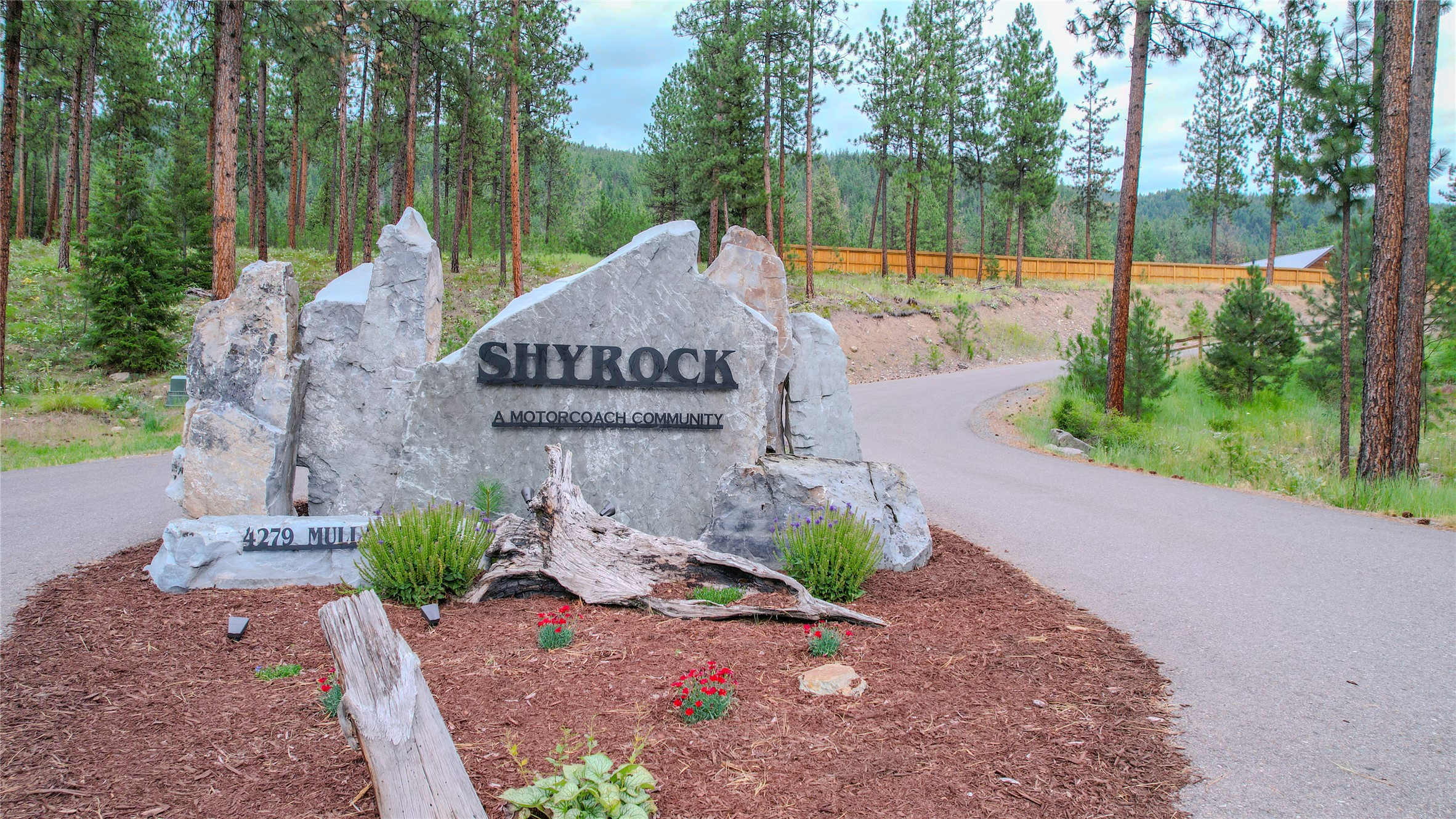 313 Shyrock Loop Drive Property Photo 1