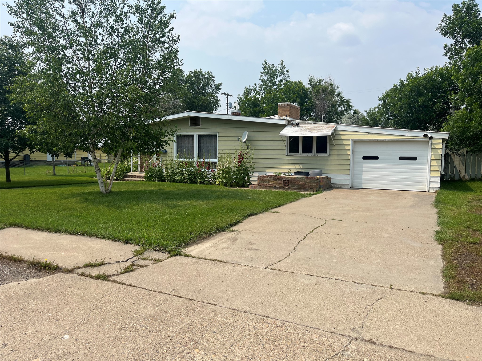 822 Second Street Property Photo 1