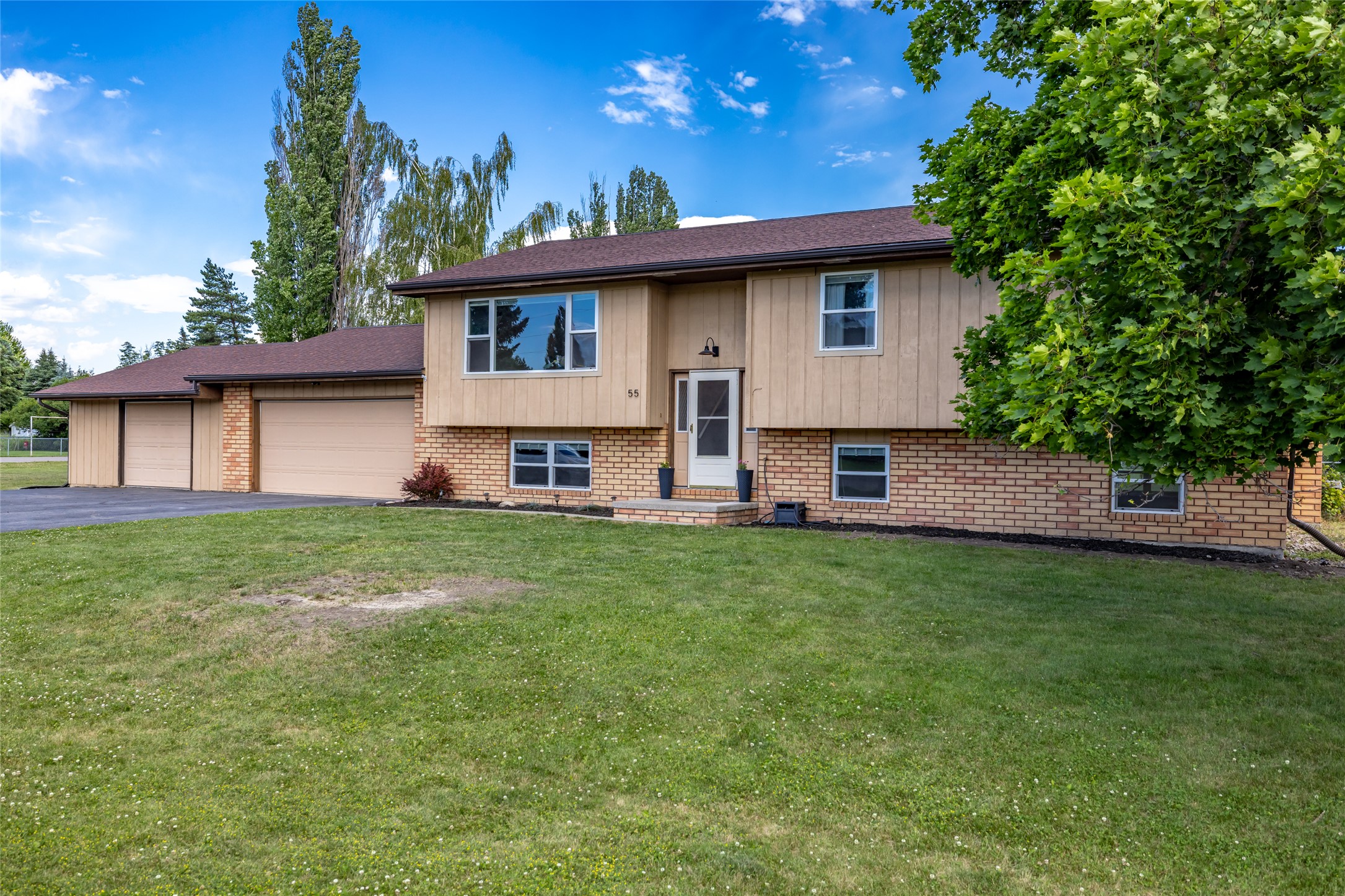 55 Lochness Avenue Property Photo 1