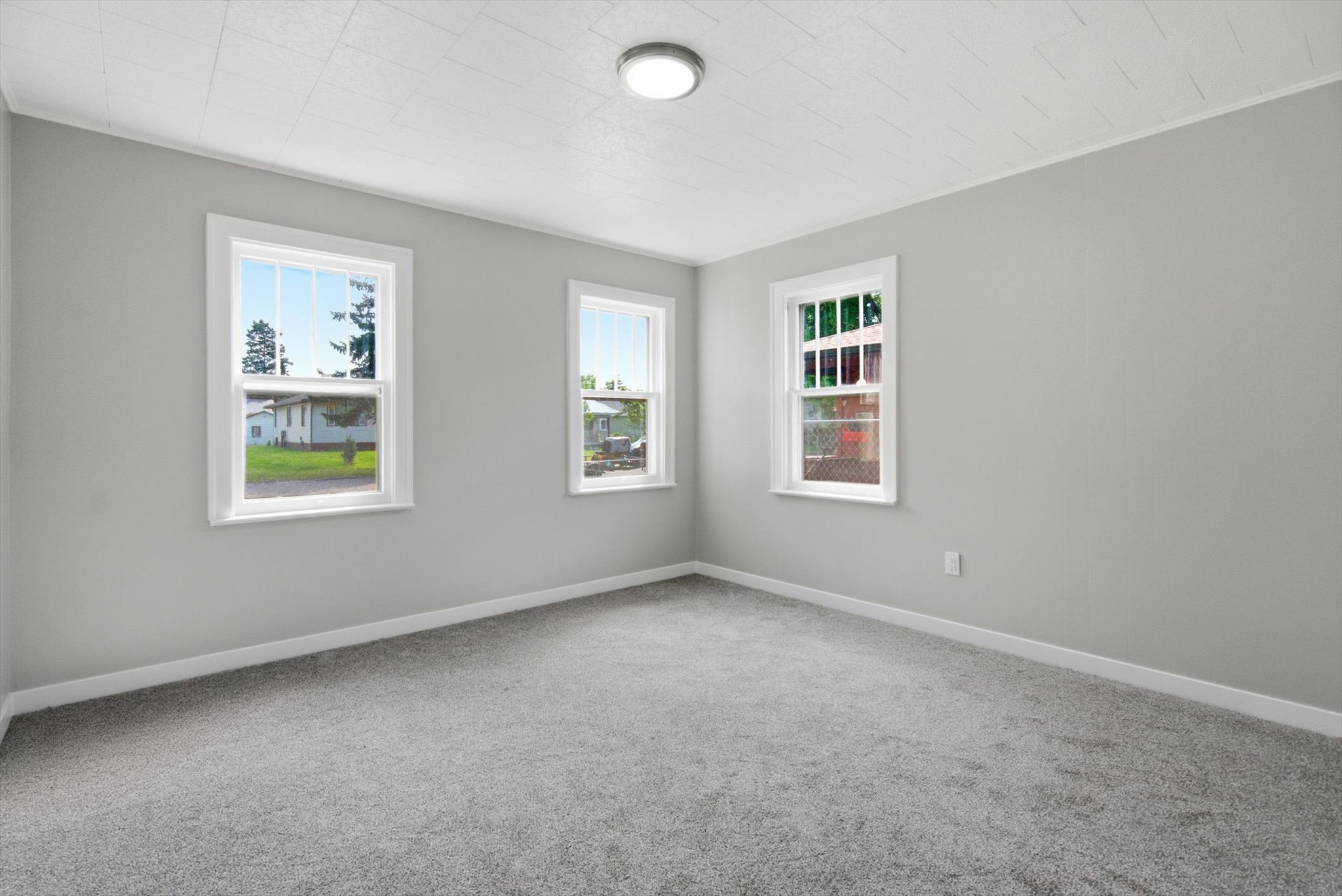 312 6th Avenue W Property Photo 12