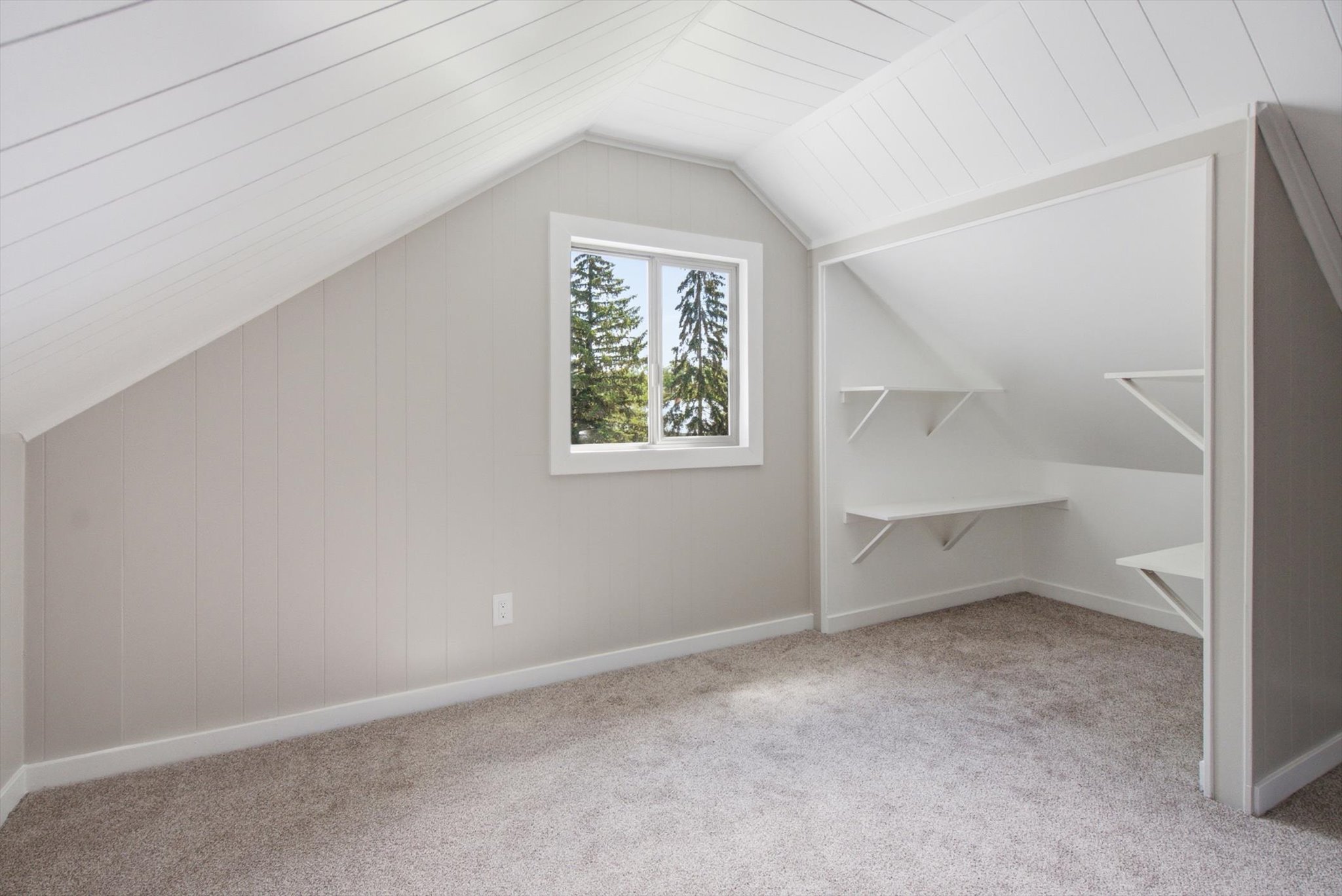 312 6th Avenue W Property Photo 22