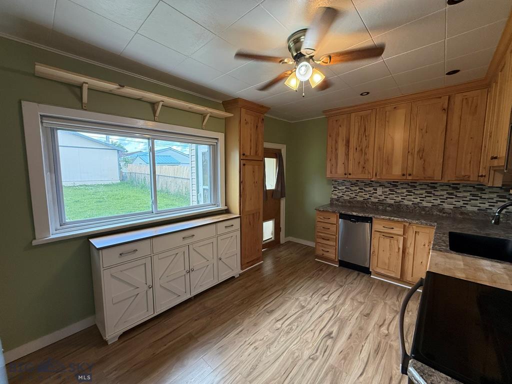 616 Cedar Street Property Photo 5