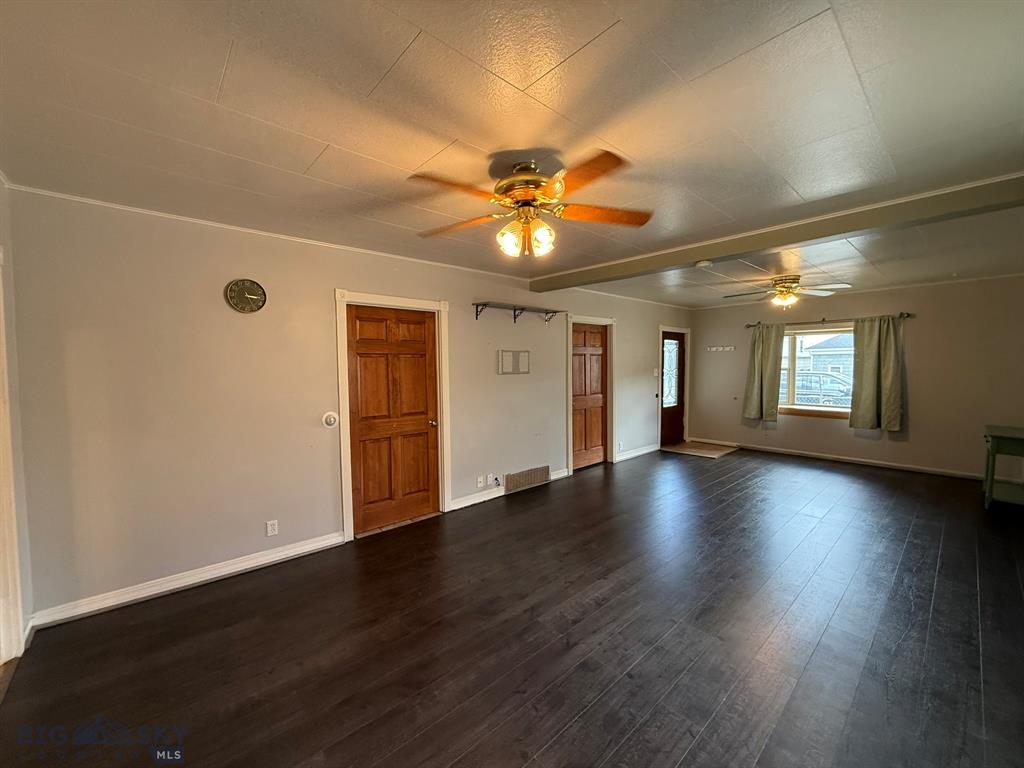 616 Cedar Street Property Photo 8