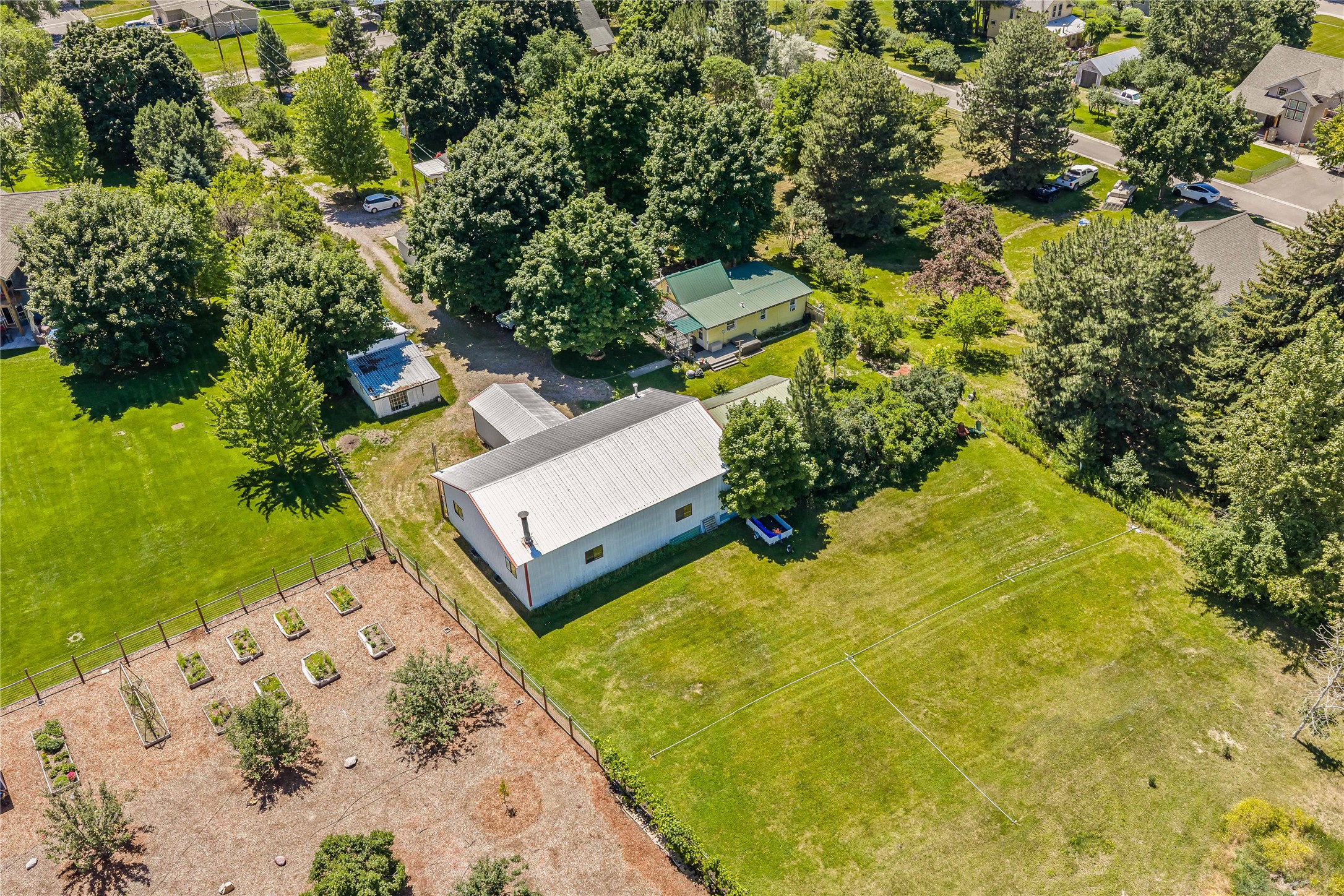 1810 1/2 River Road Property Photo 1