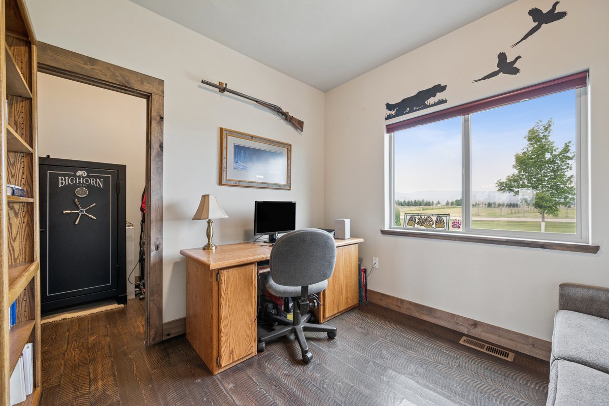 1620 Moon Bow Loop Property Photo 10