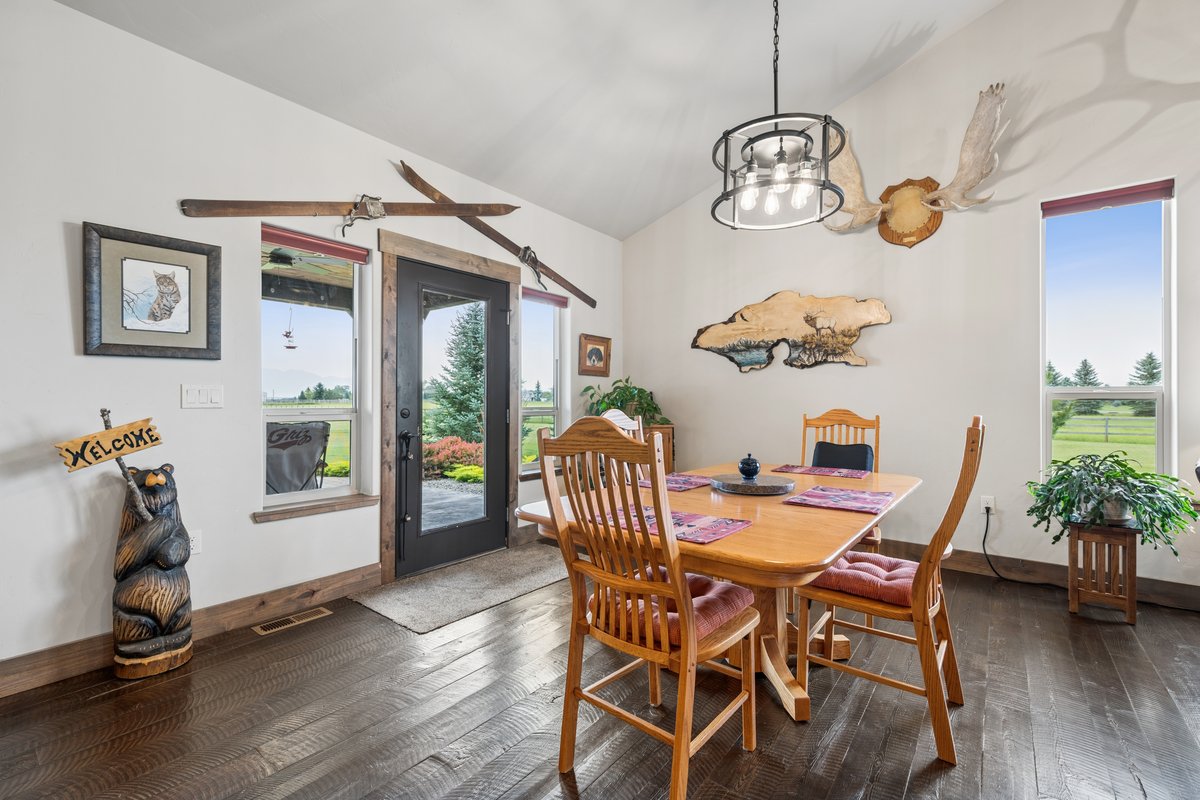 1620 Moon Bow Loop Property Photo 19