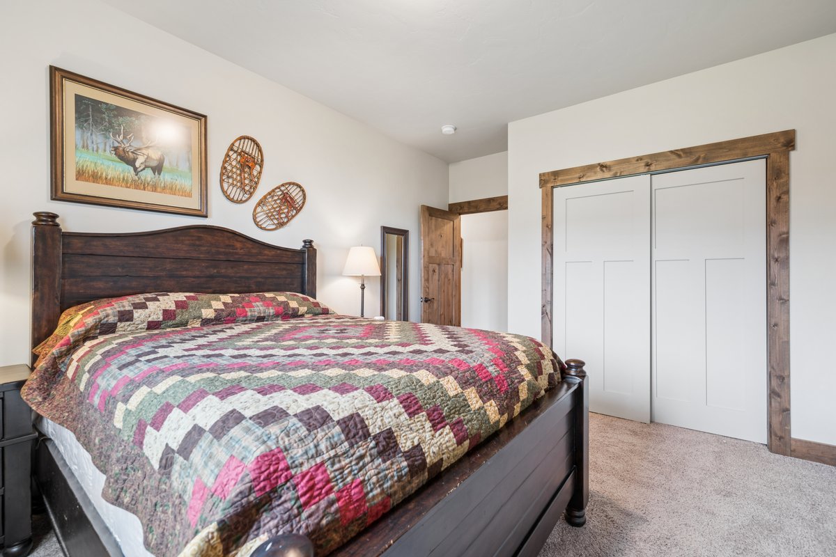 1620 Moon Bow Loop Property Photo 27